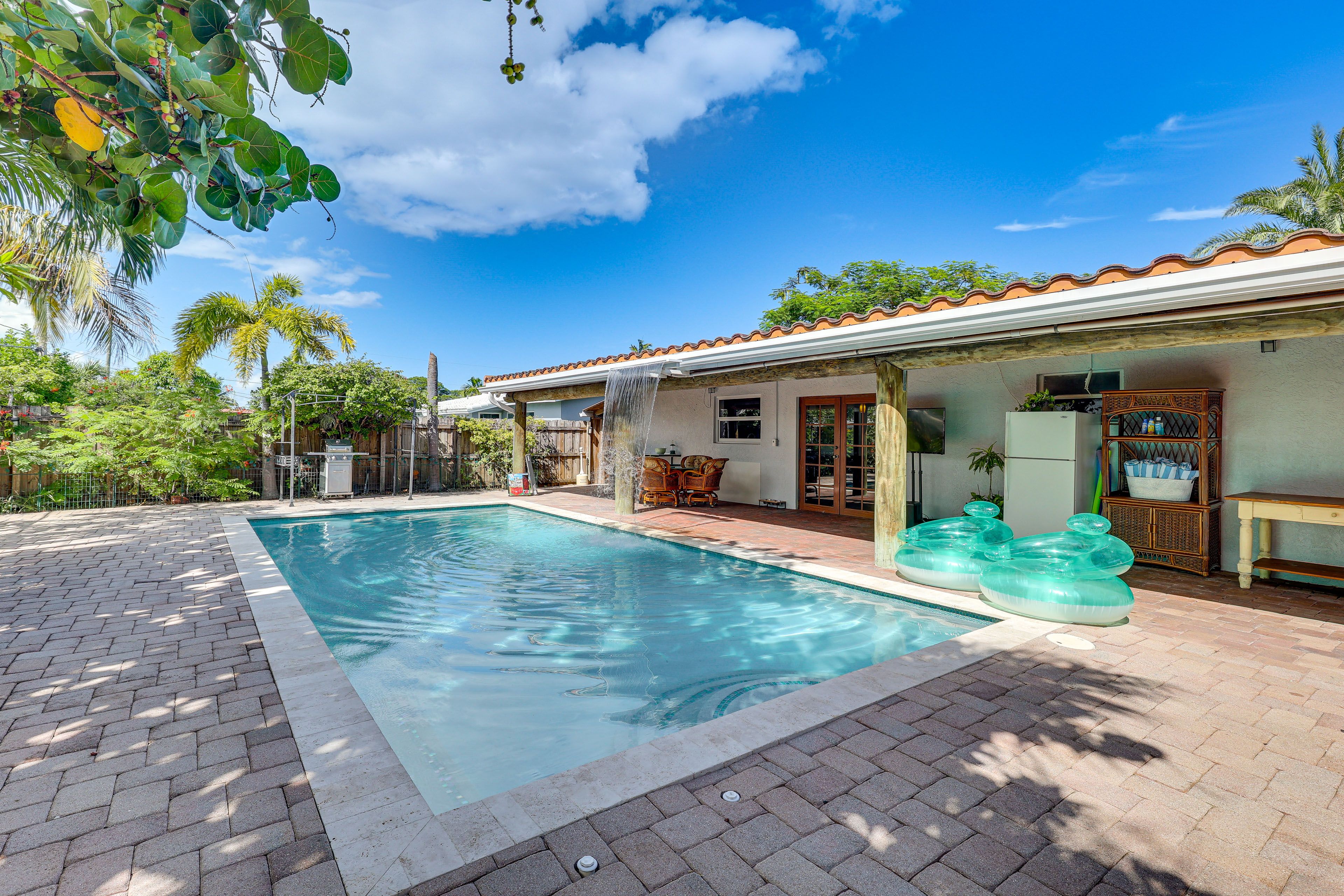 Deerfield Beach Vacation Rental | 4BR | 2BA | 1,300 Sq Ft | 1 Step to Enter