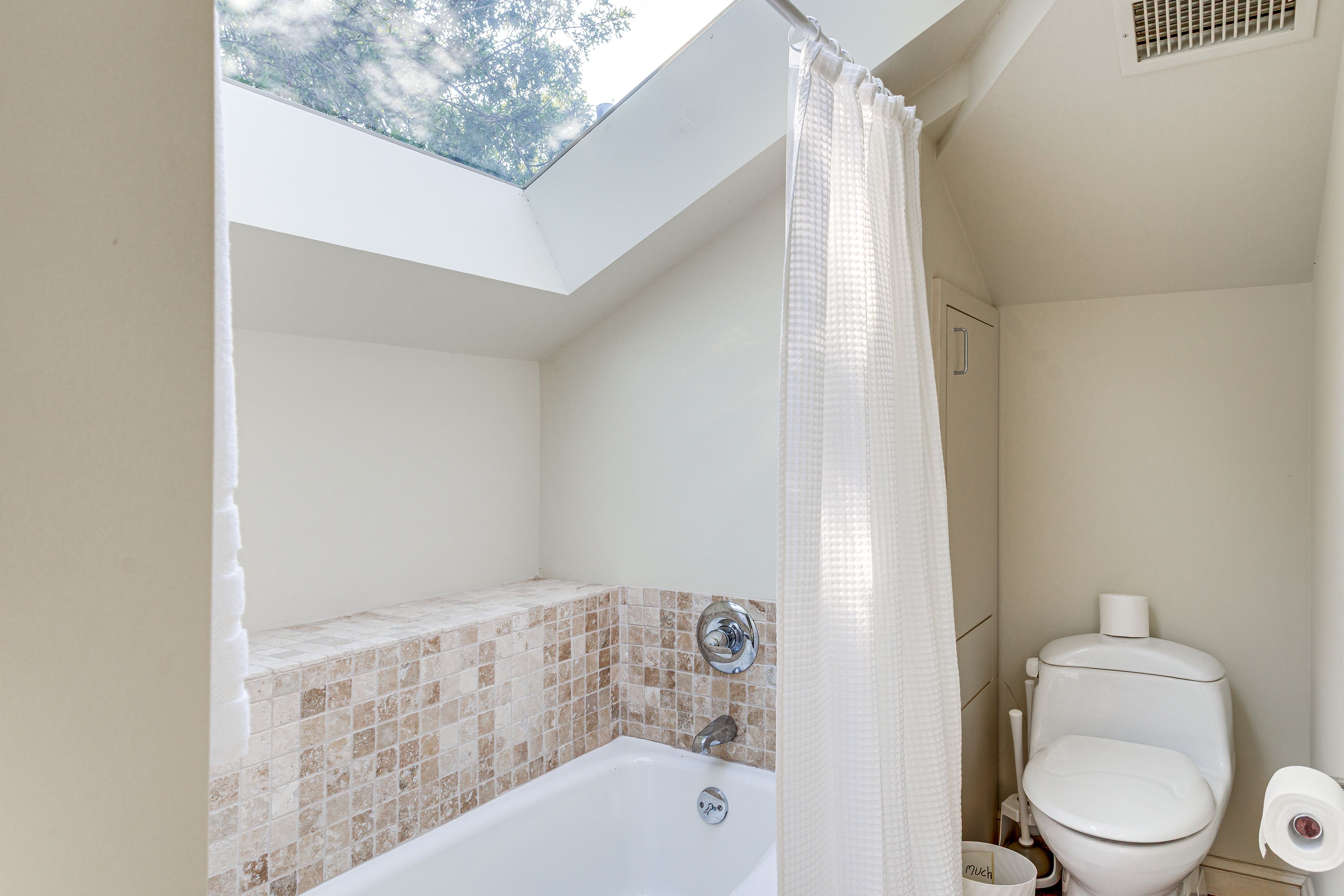 Bathroom | Upper Floor
