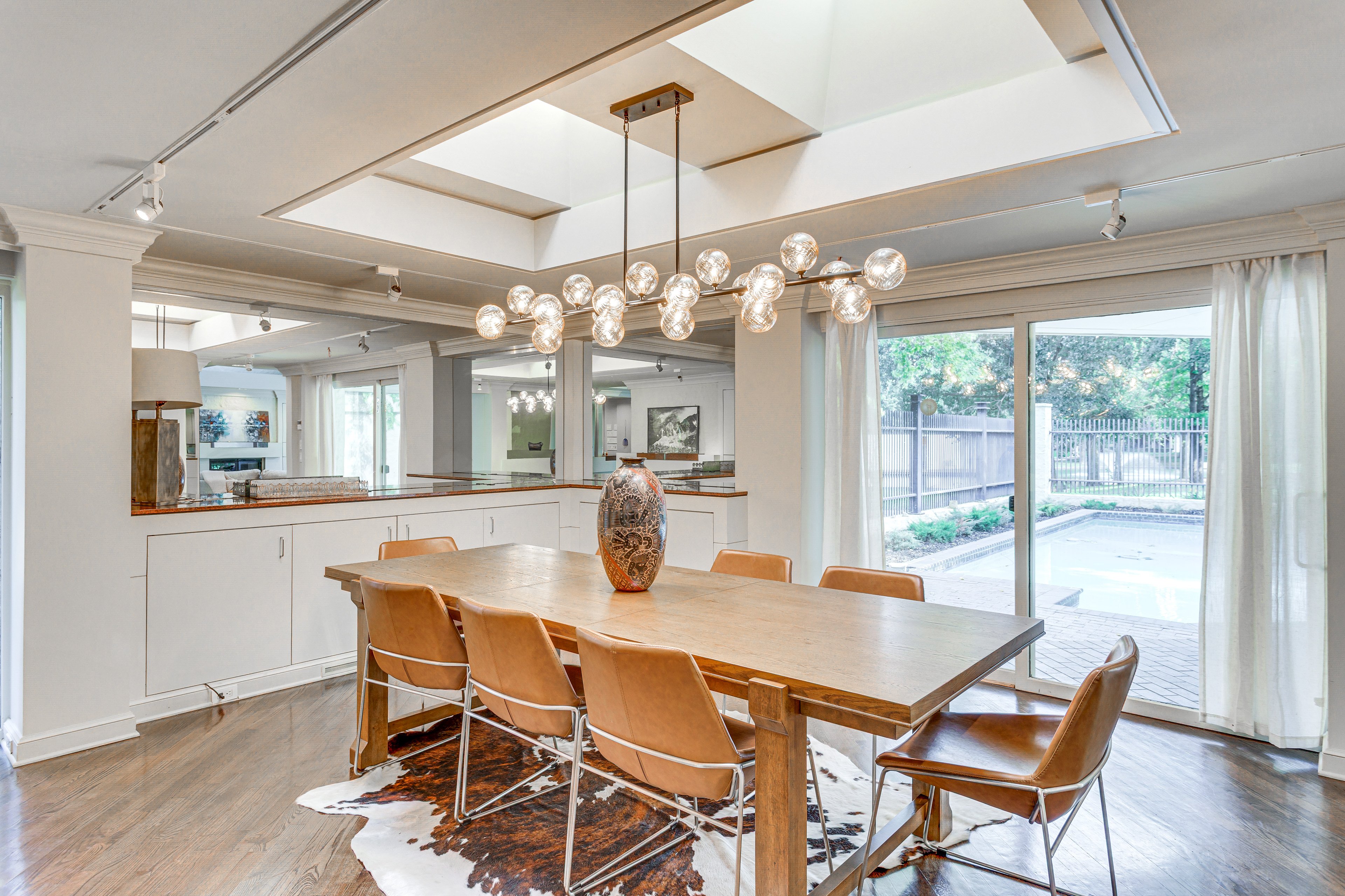 Dining Room | Dishware/Flatware Provided | Main Floor