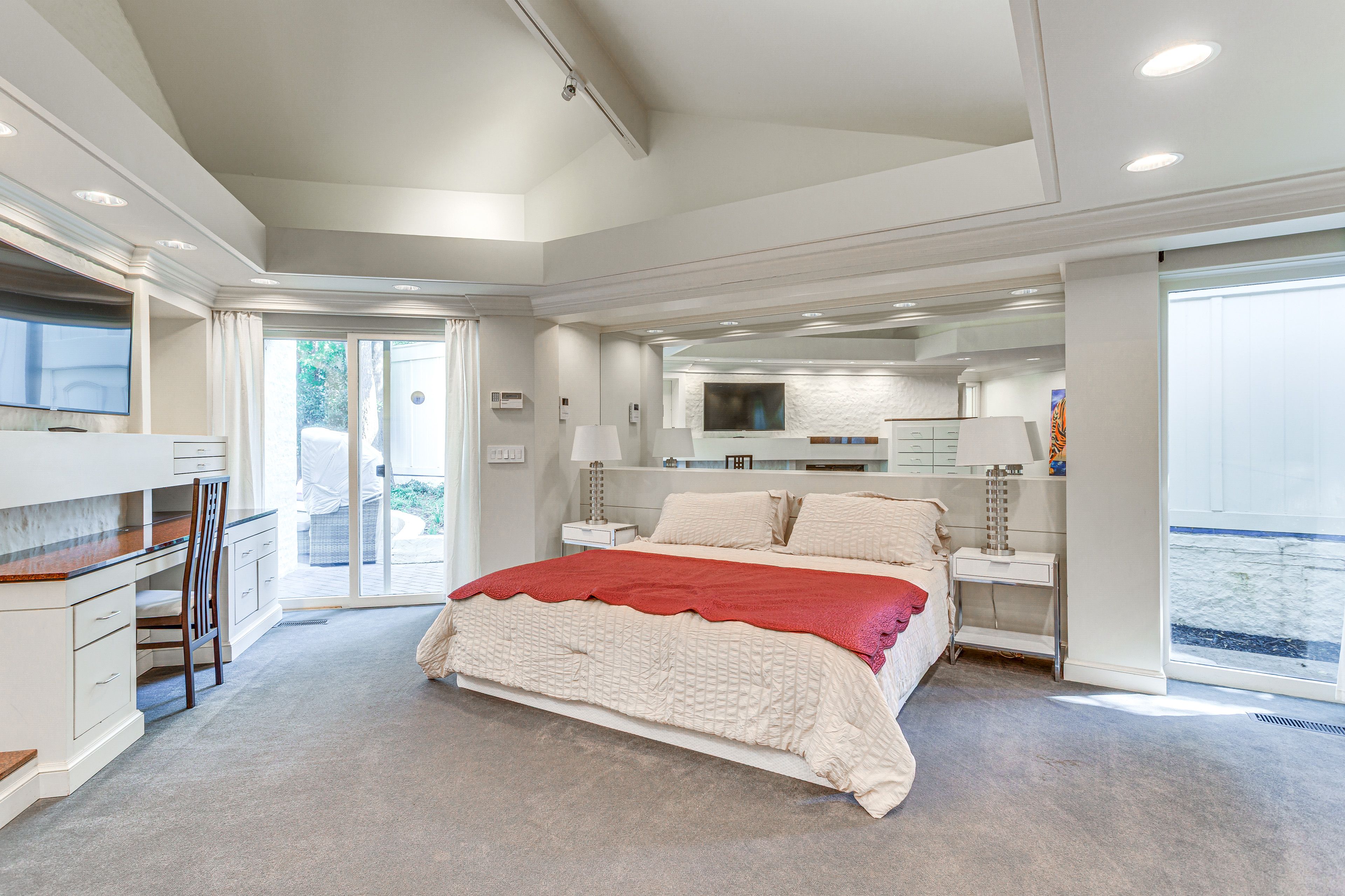 Bedroom 1 | King Bed | Linens Provided | Main Floor