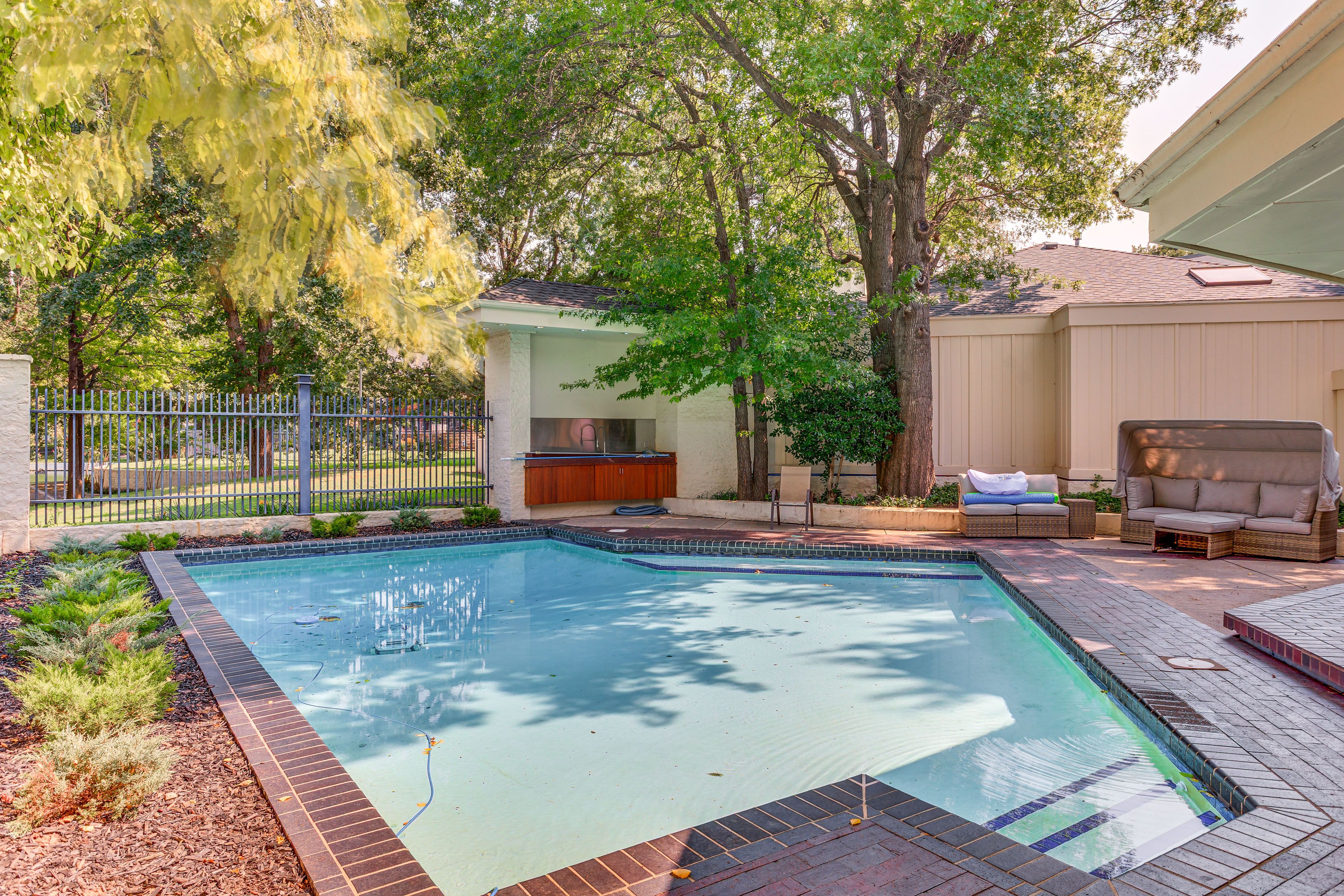 Norman Vacation Rental | 3BR | 5.5BA | 5,300 Sq Ft | 1 Step to Enter