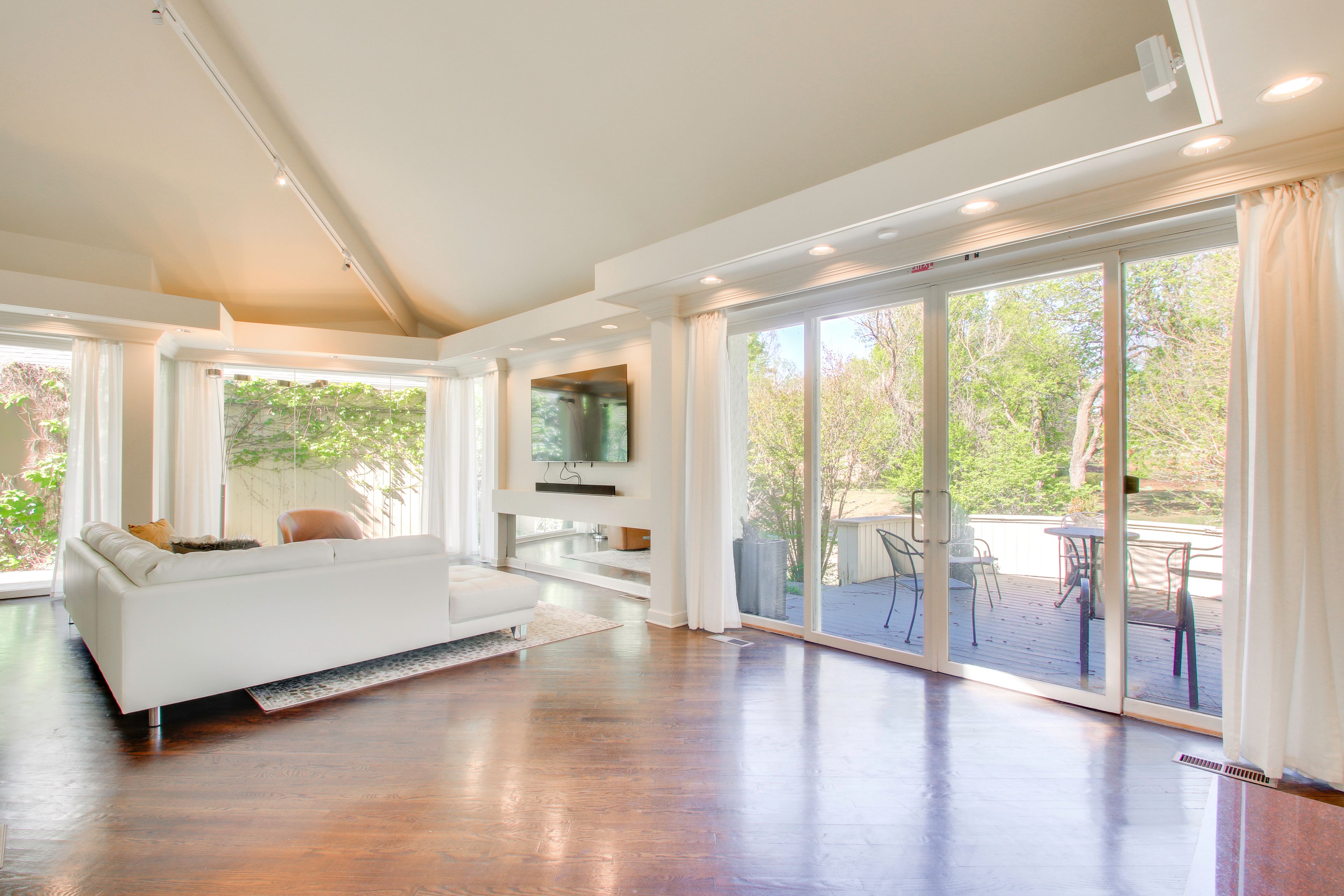 Living Room | Main Floor