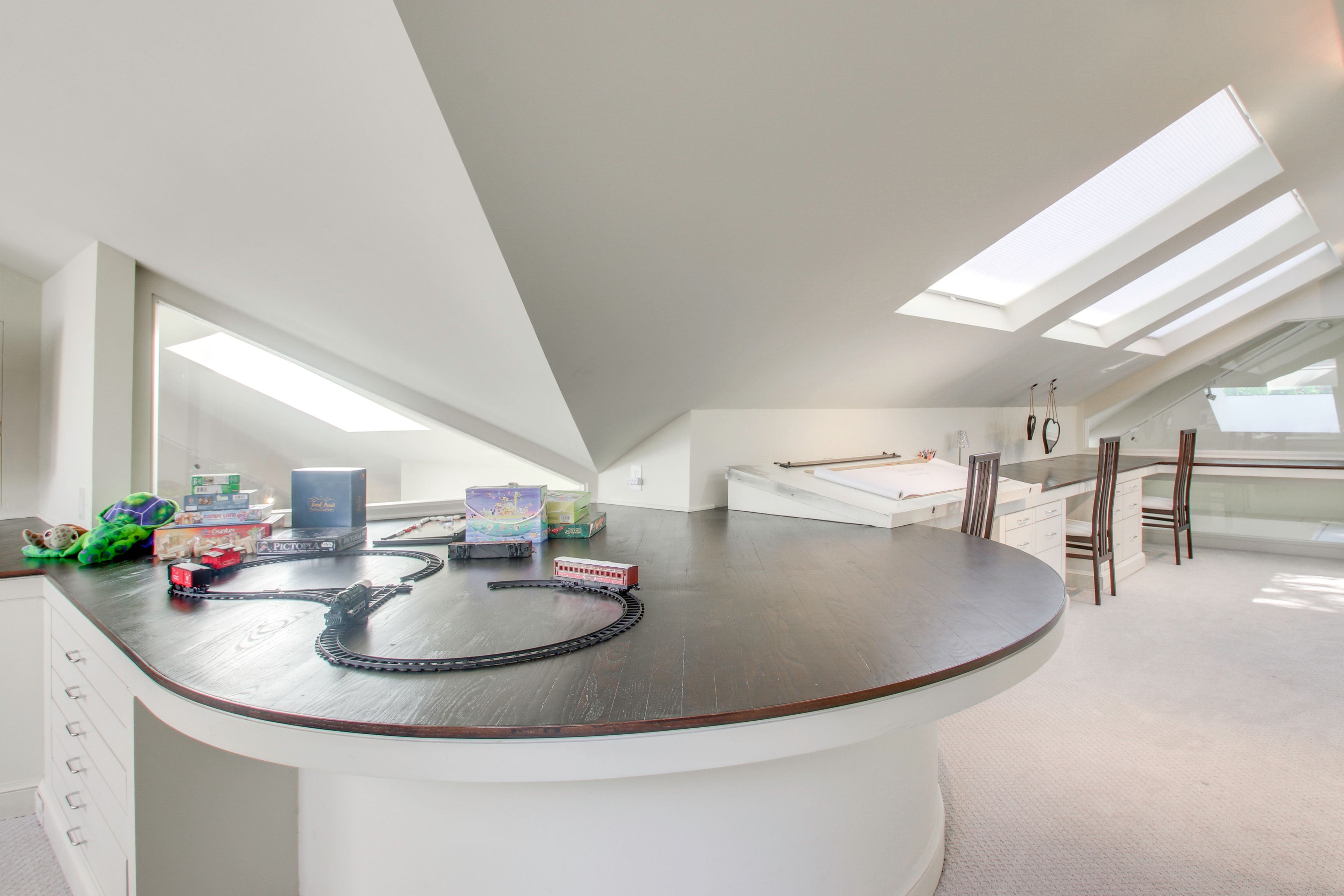 Loft | Smart TV | Desk | Board Games | Upper Floor