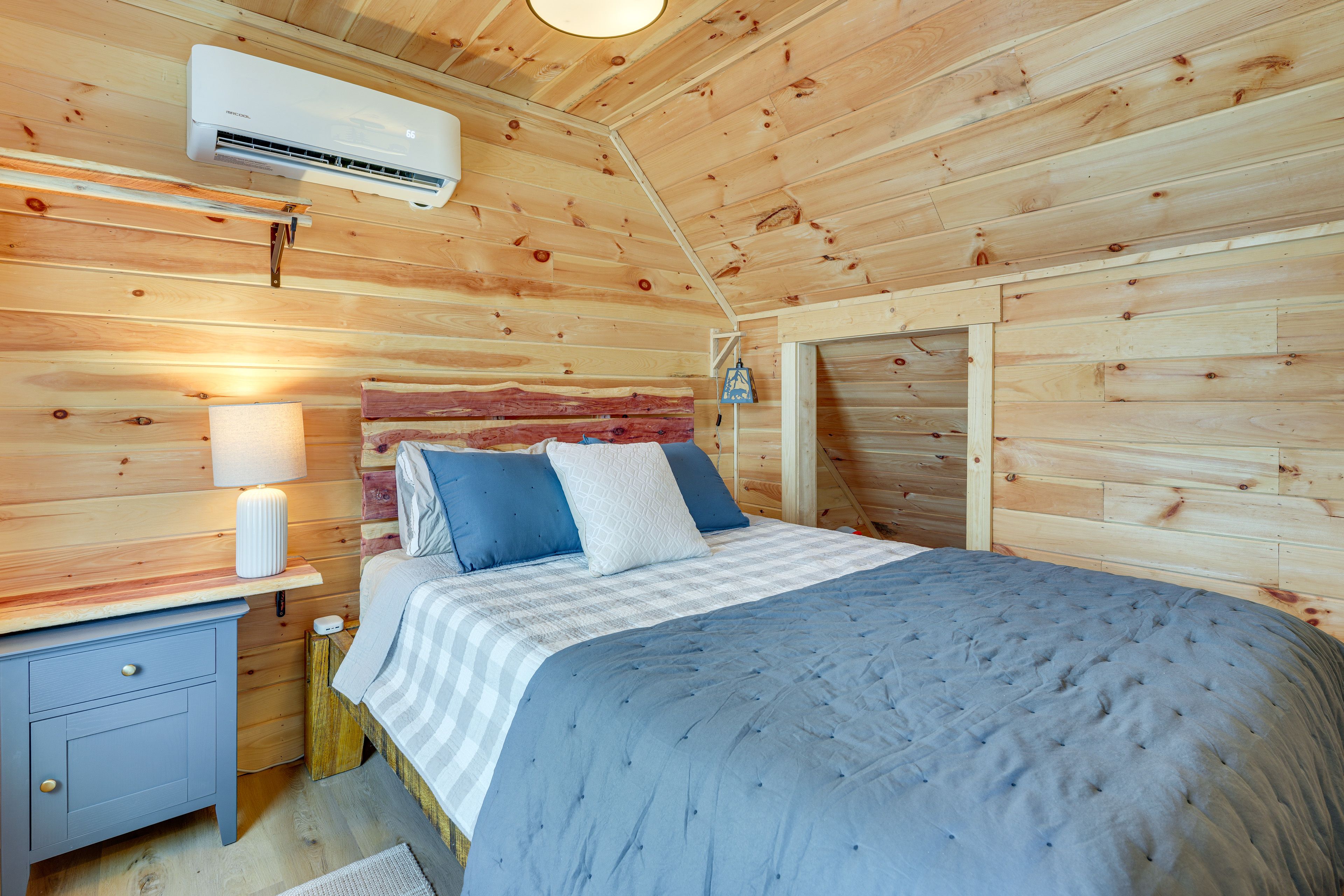 Bedroom 2 | Queen Bed | 2nd Floor