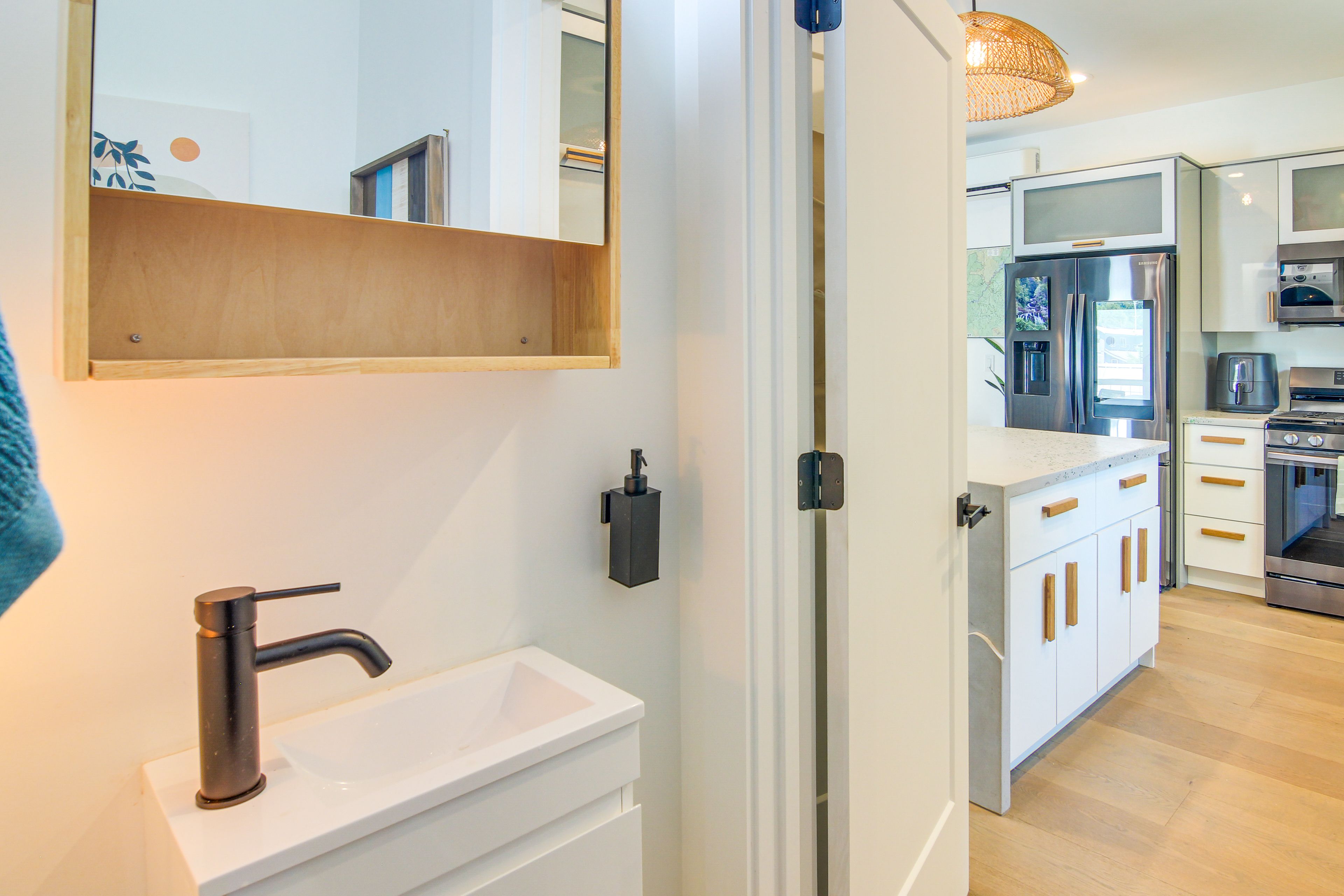 Half Bathroom | 2nd Floor