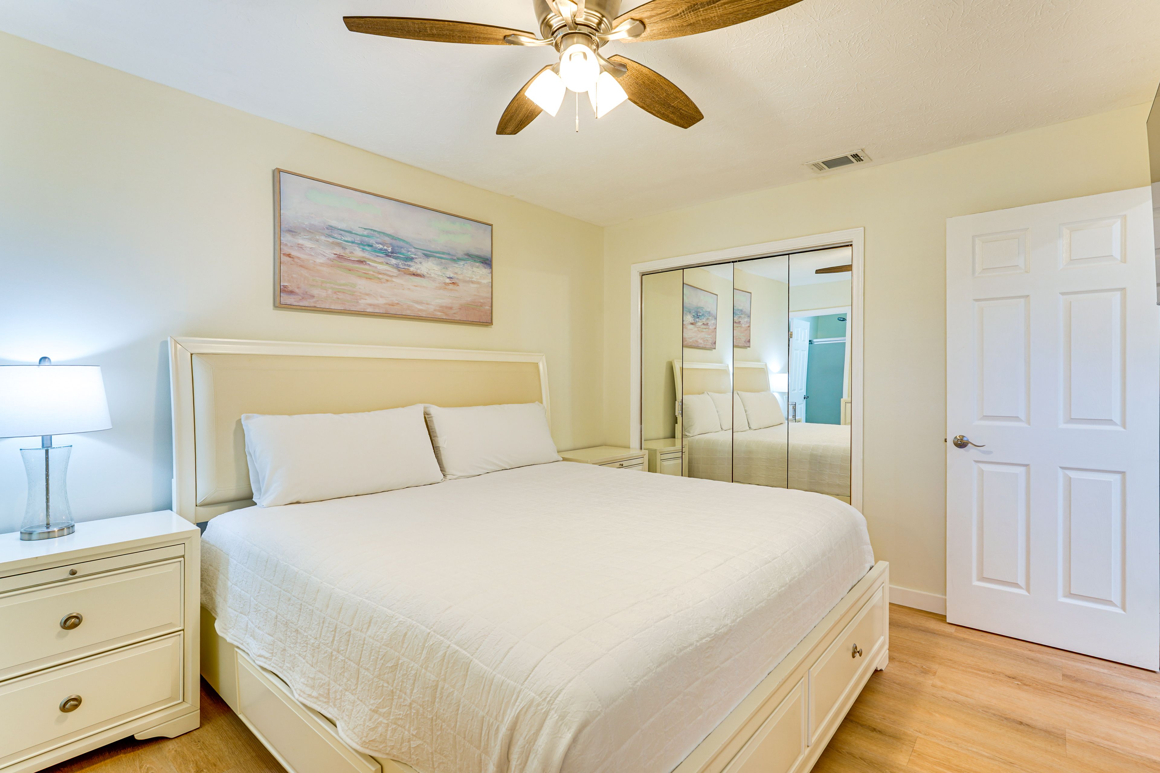 Bedroom 1 | King Bed | 2nd Floor | En-Suite Bathroom