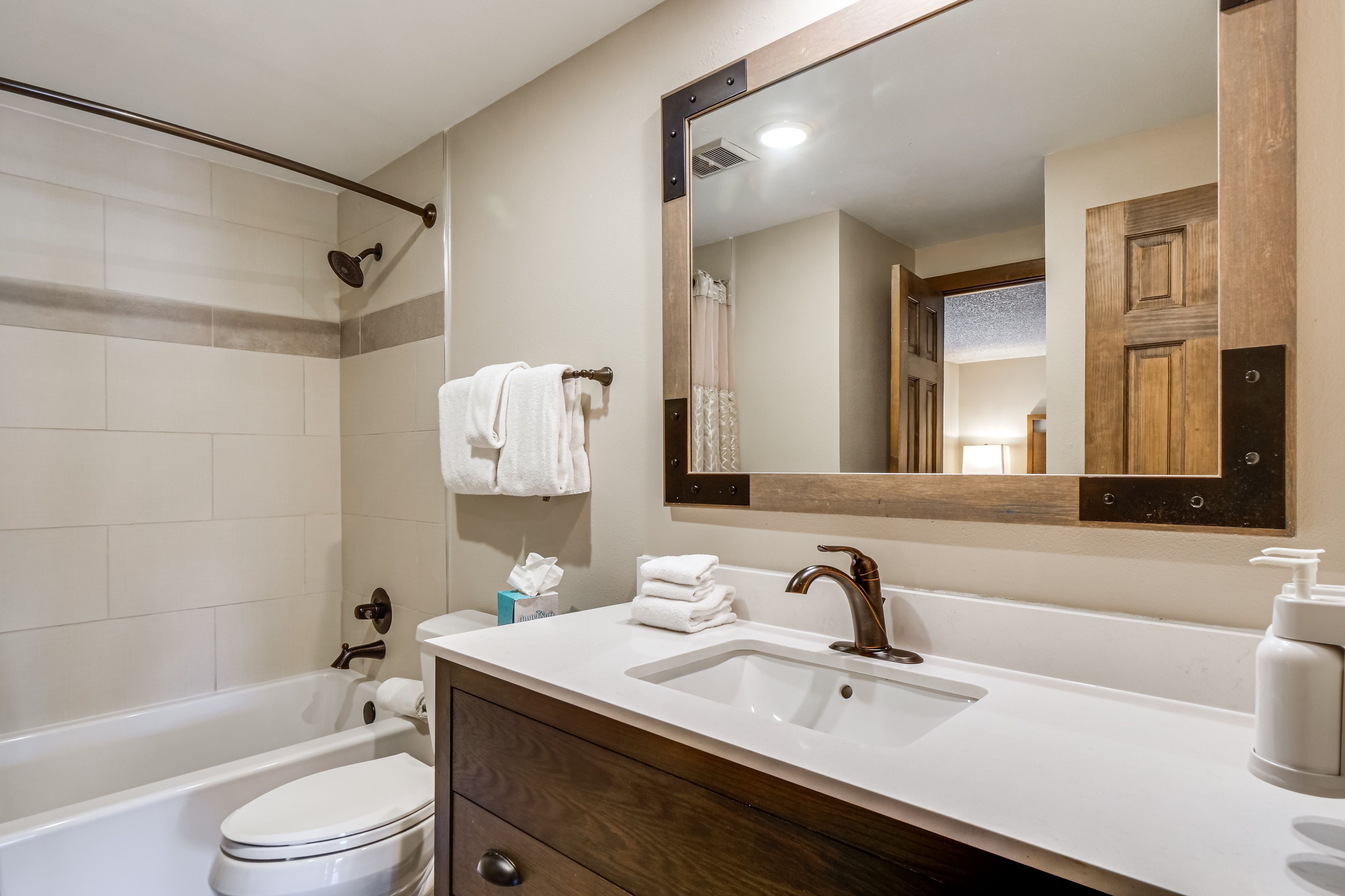 En-Suite Bathroom | Towels Provided | Lower Level