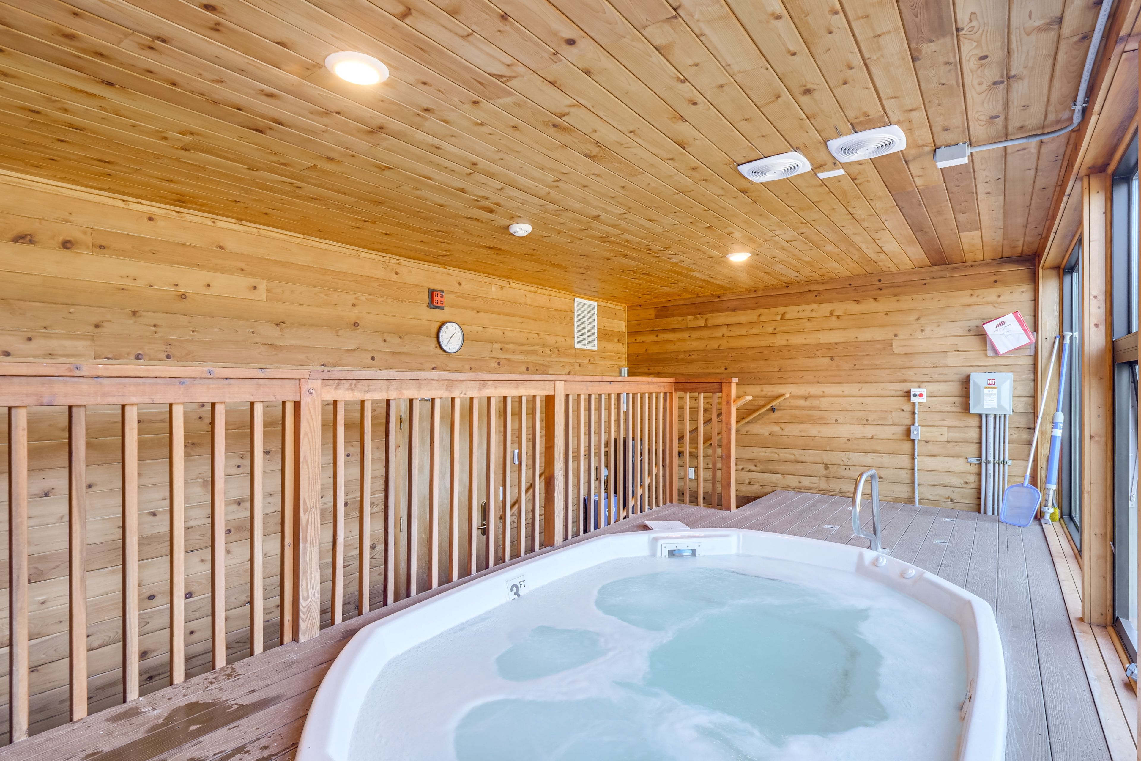 Gold Point Resort | Community Amenities