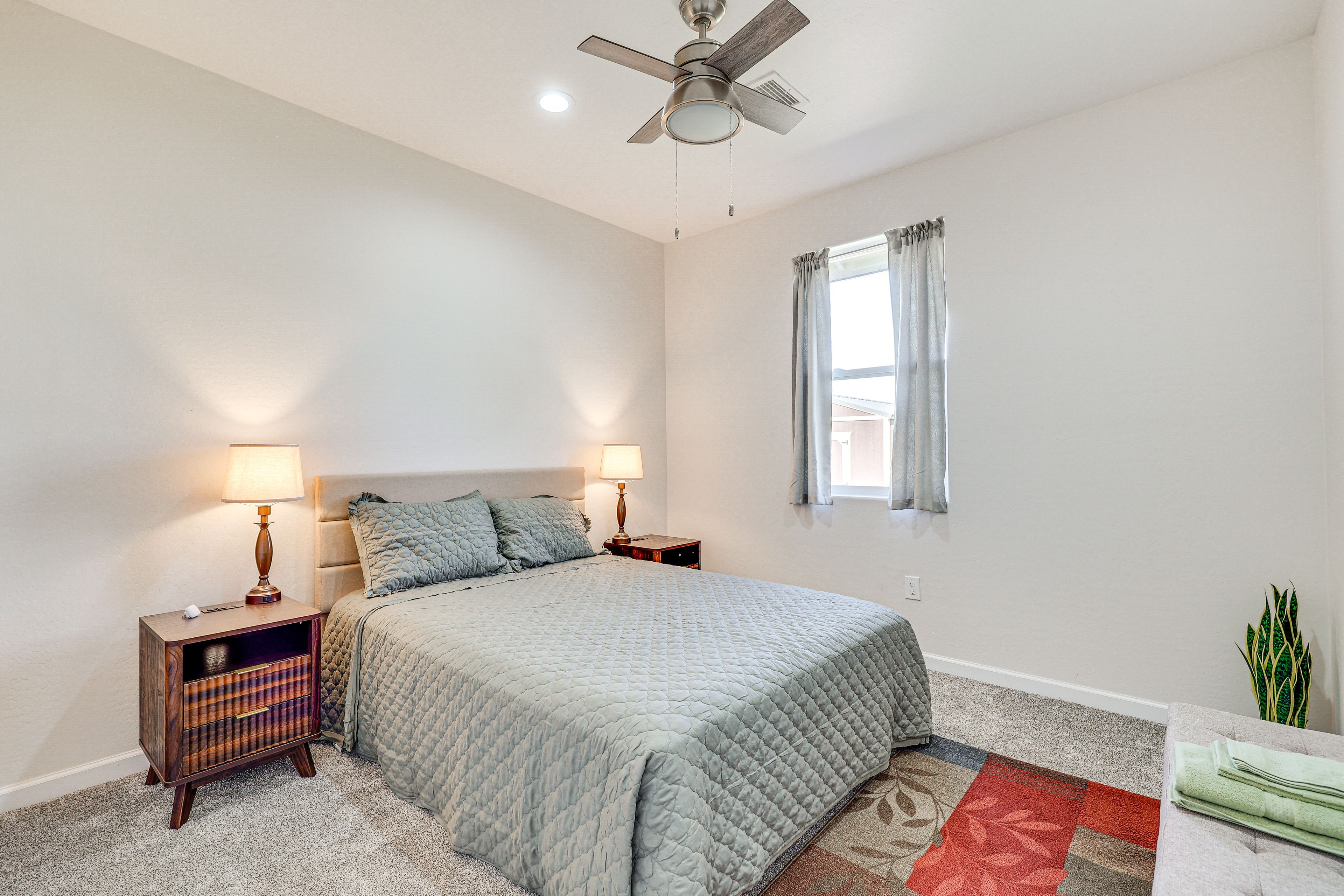 Bedroom 2 | Queen Bed