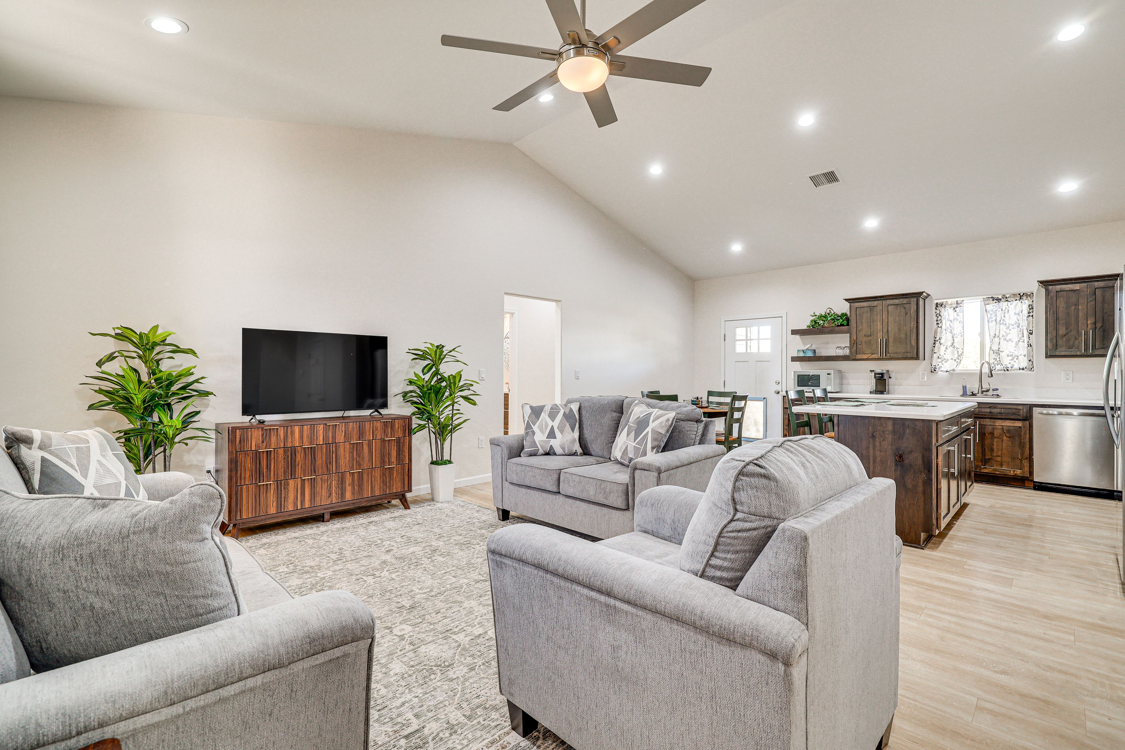 Living Room | Smart TV