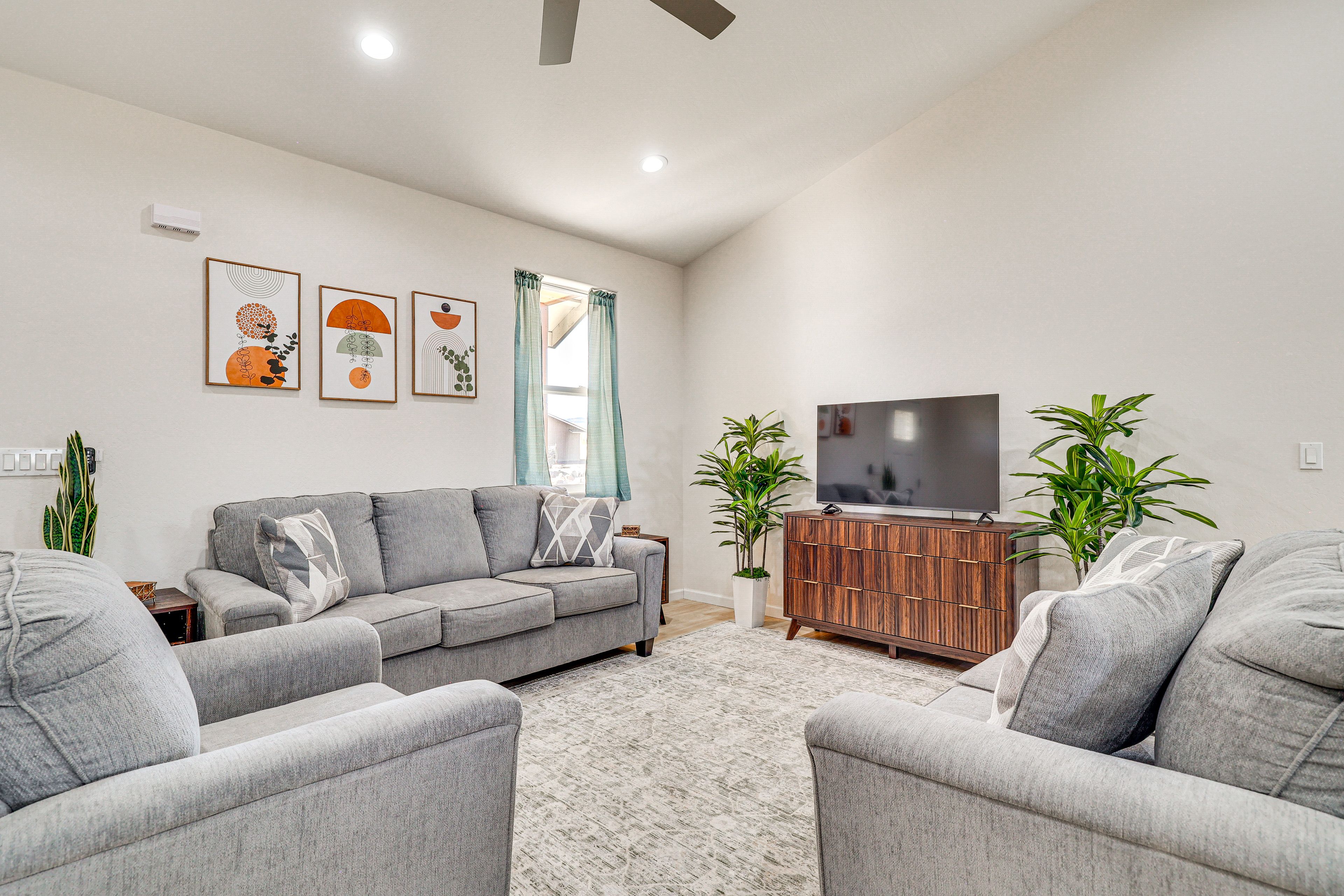 Eagar Vacation Rental | 3BR | 2BA | 1,516 Sq Ft | Step-Free Access