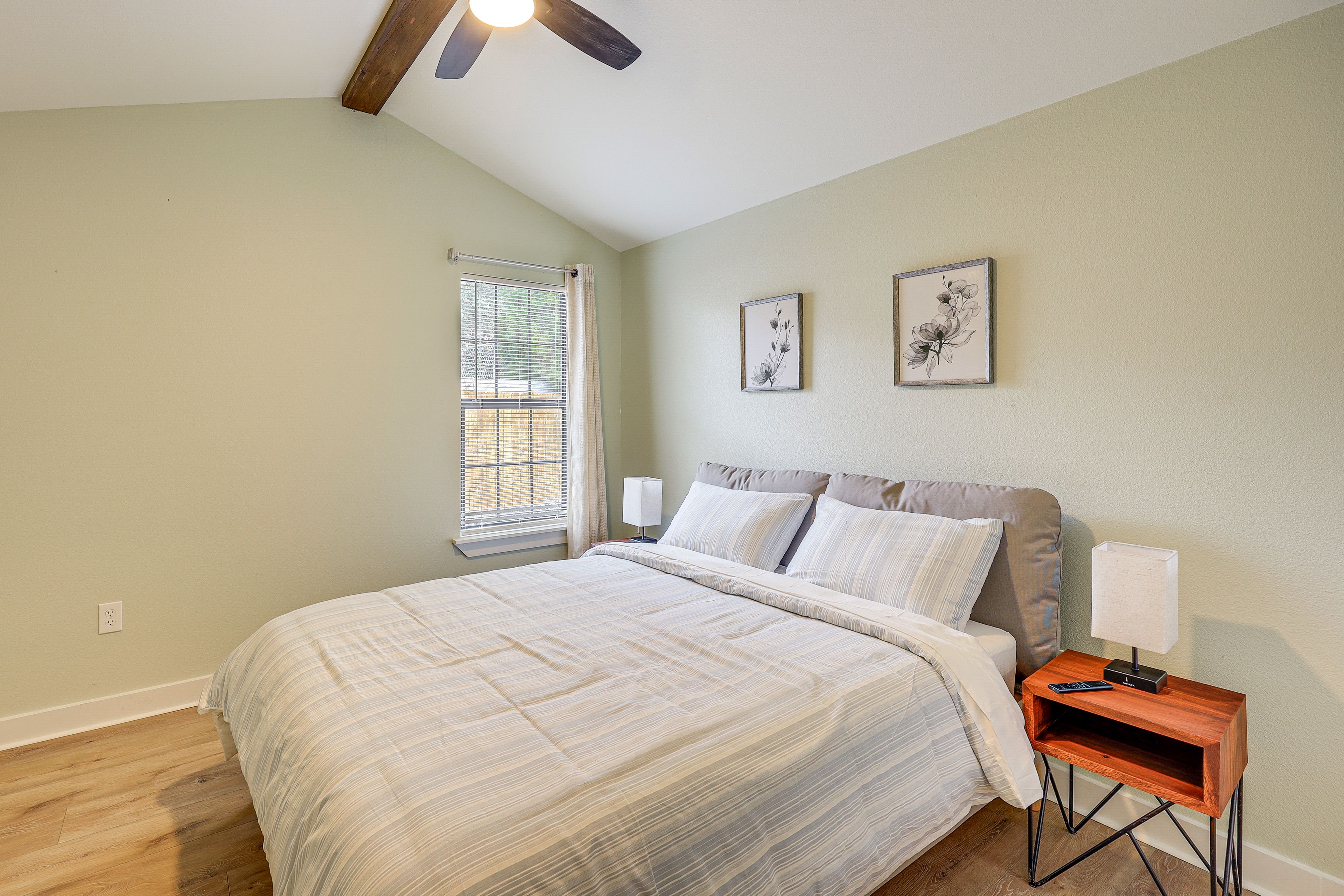 Bedroom 2 | Queen Bed