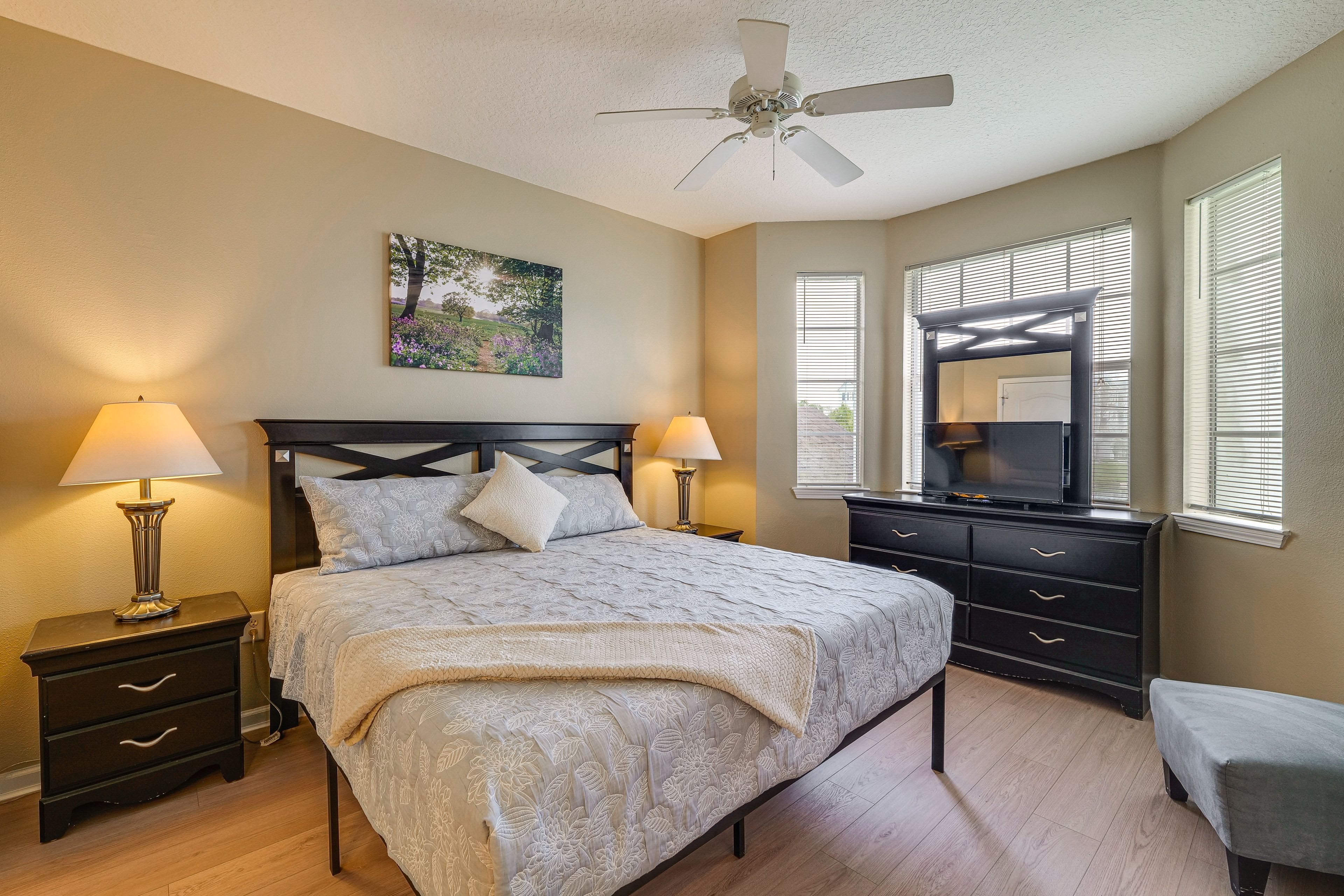 Bedroom 1 | King Bed | En-Suite Bathroom | Walk-In Closet