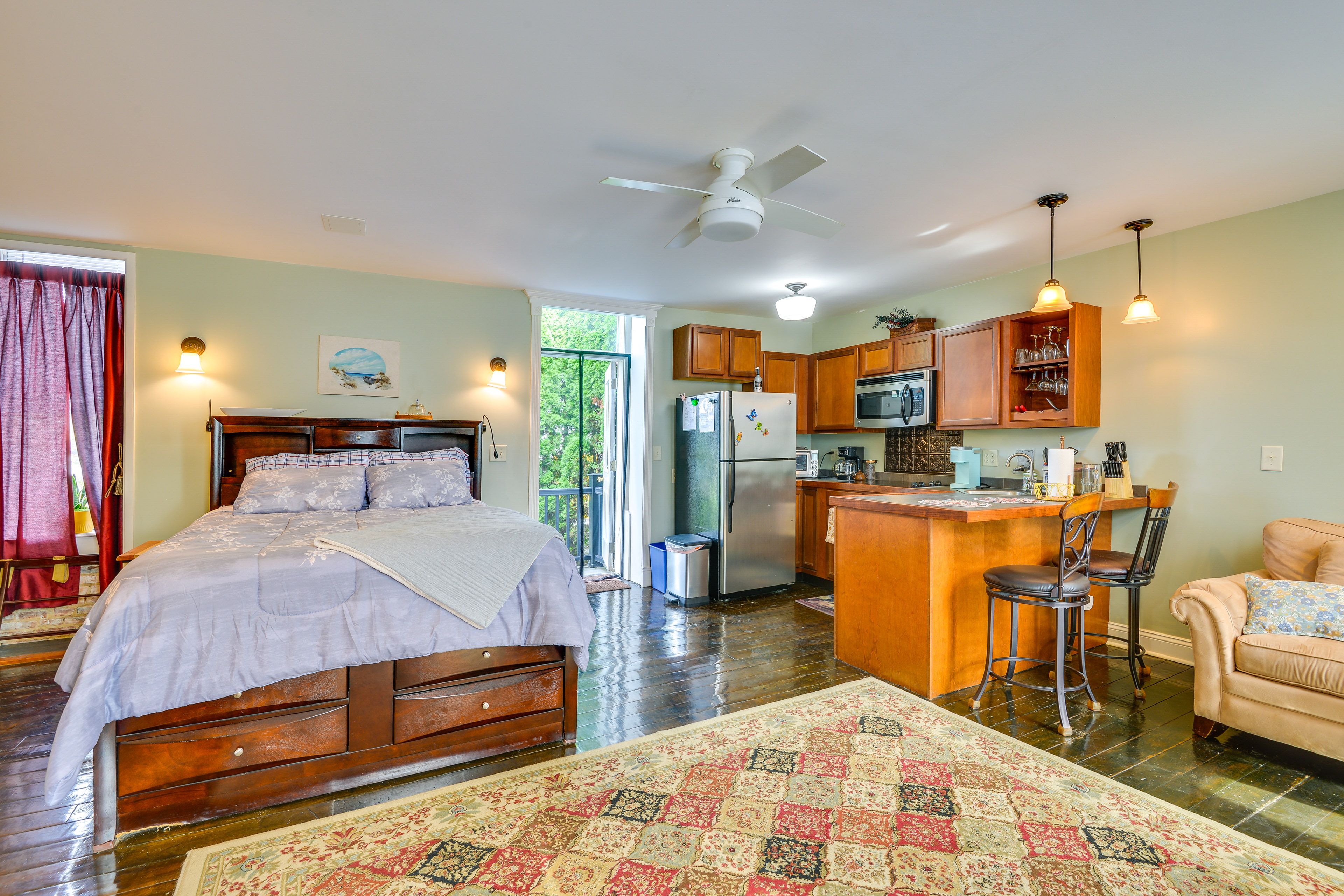 Sleeping Area | Queen Bed