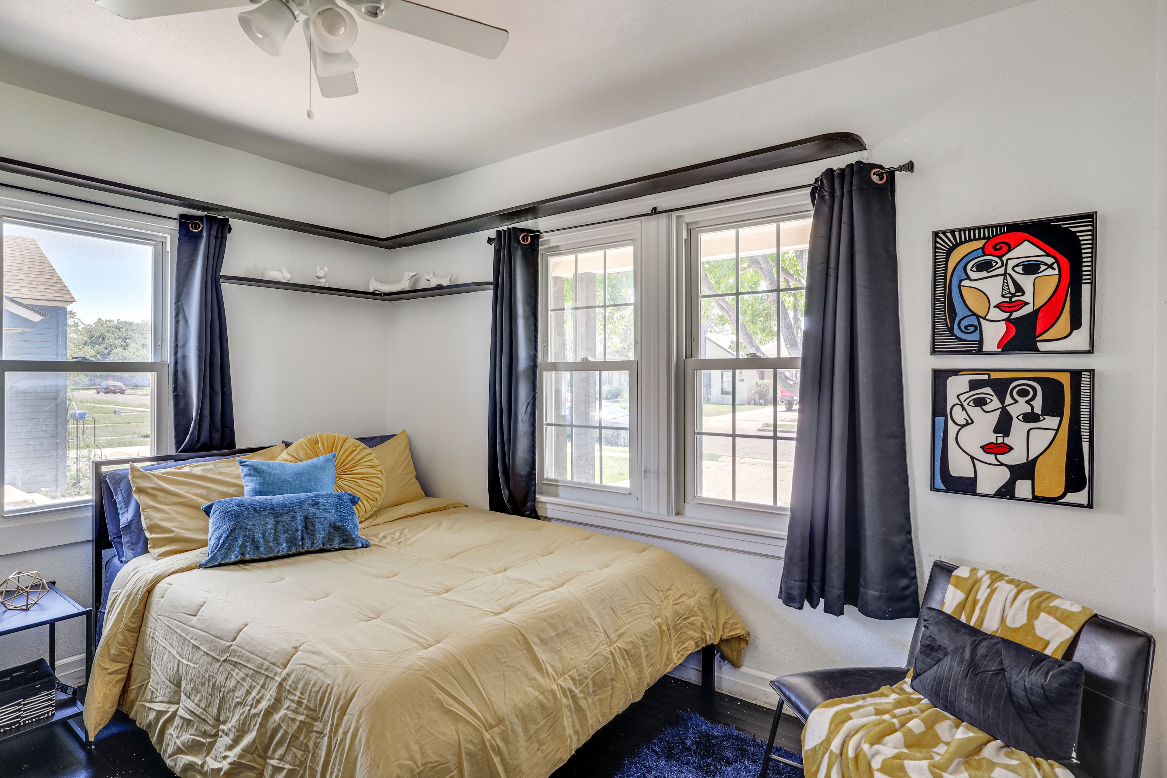 Bedroom 2 | Queen Bed