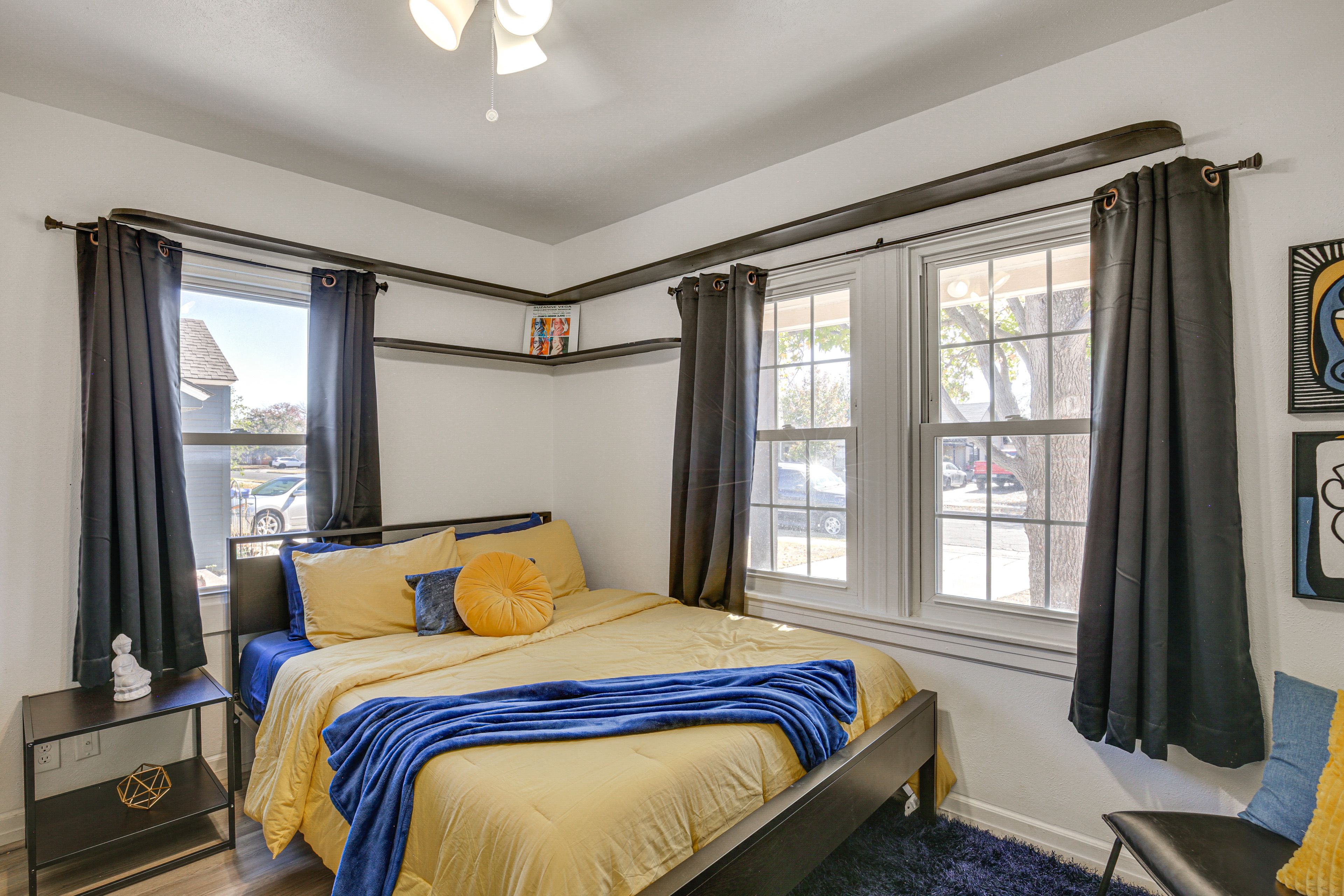 Bedroom 2 | Queen Bed