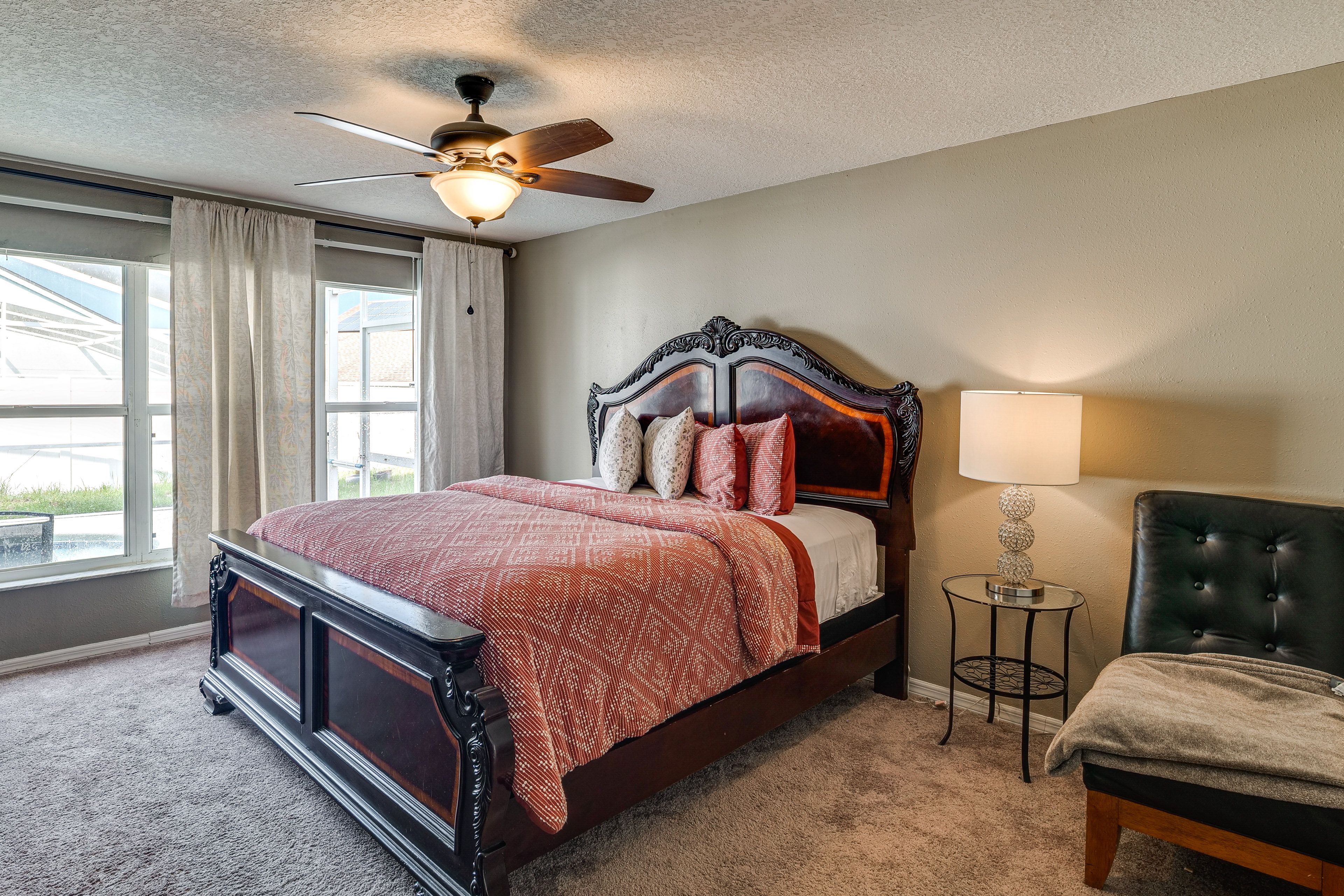 Bedroom 1 | 1st Floor | King Bed | Smart TV