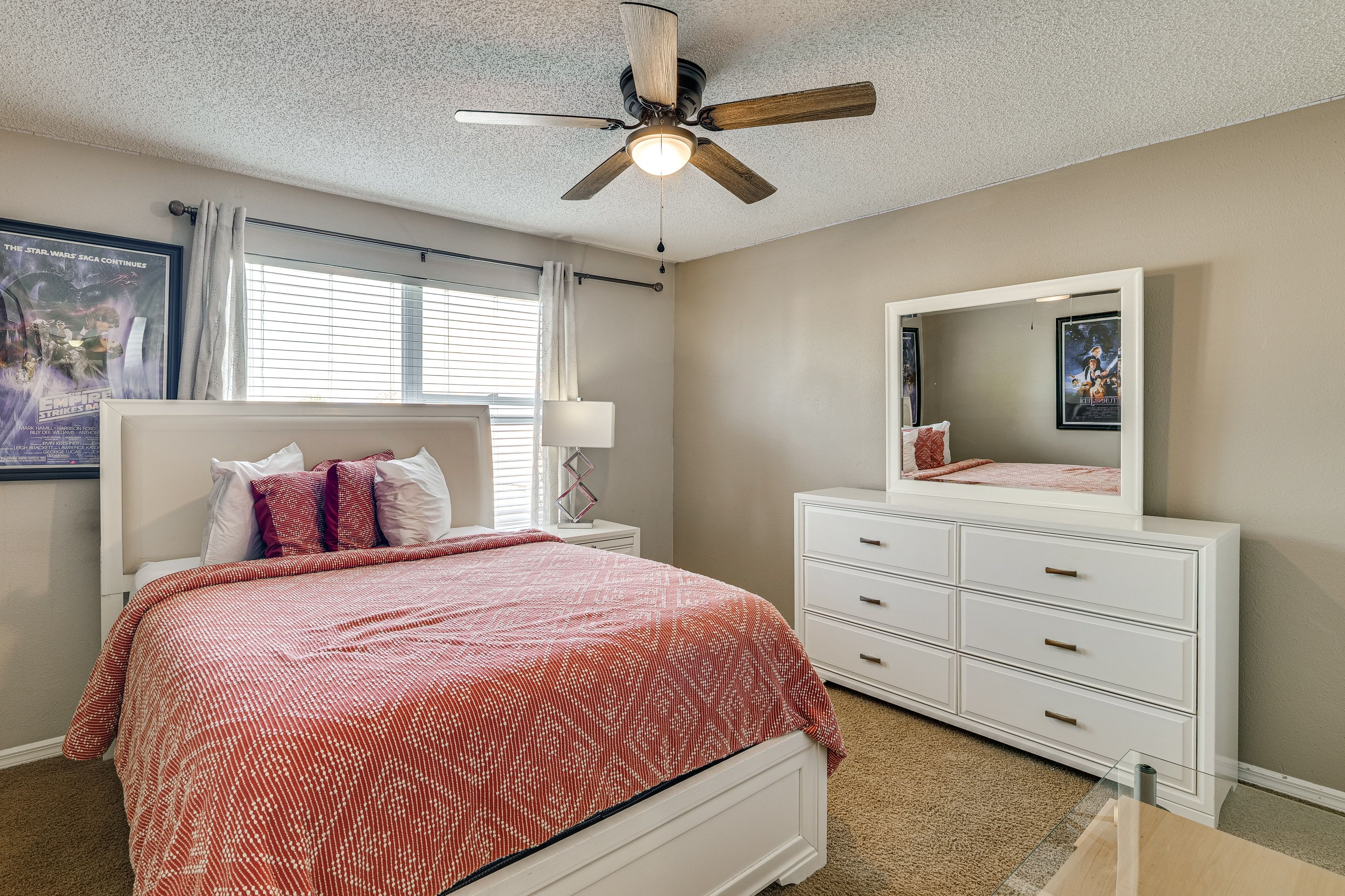 Bedroom 2 | 2nd Floor | Queen Bed | Smart TV