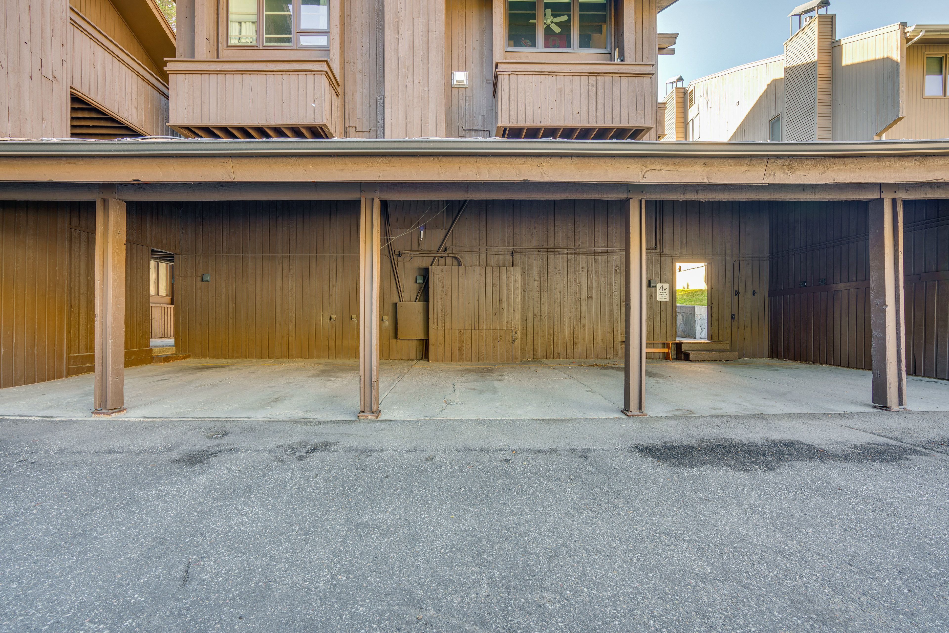Exterior | Parking | Covered Parking (1 Vehicle)