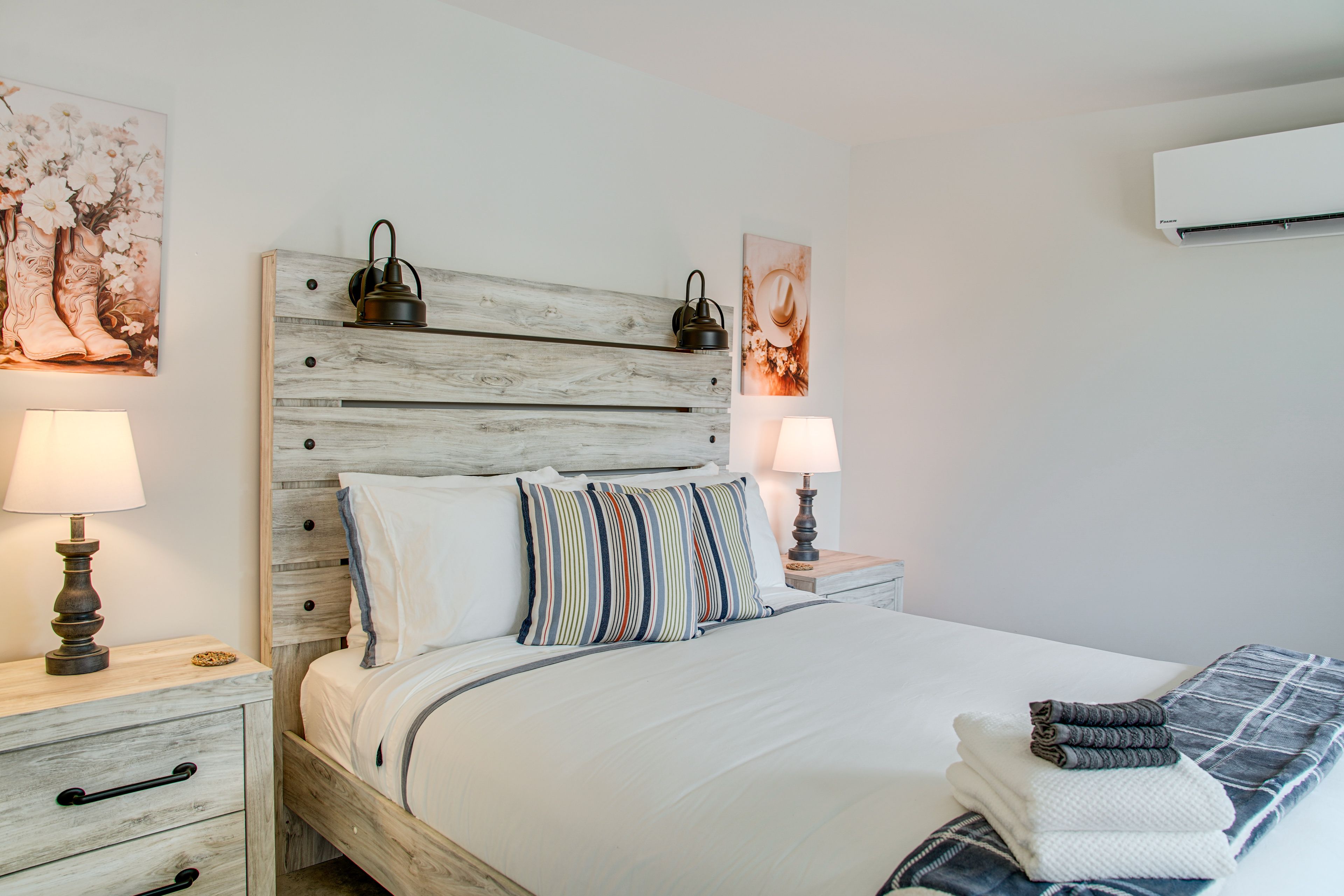 Bedroom 4 | Queen Bed