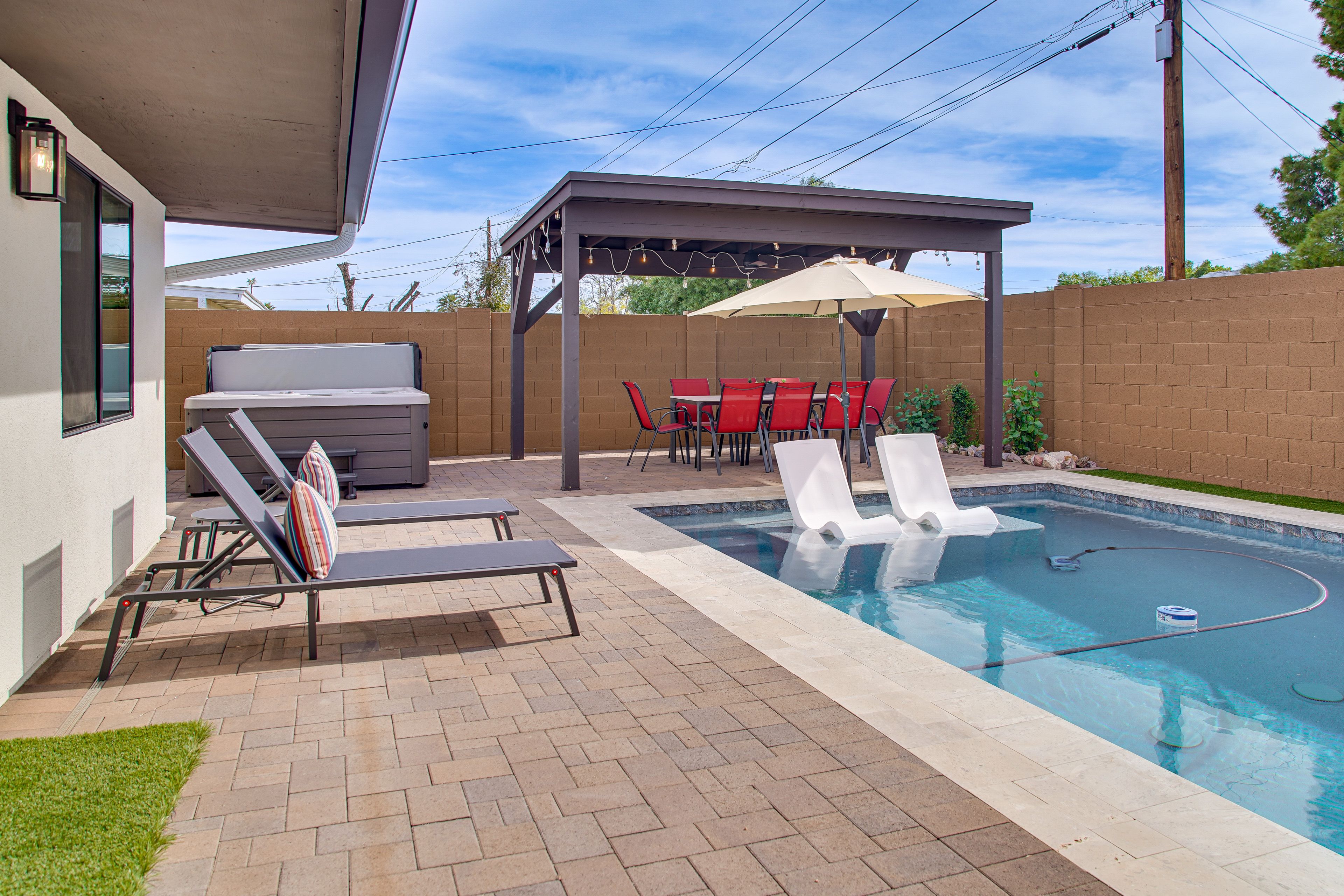 Patio | Hot Tub | Dining Set | Gas Grill