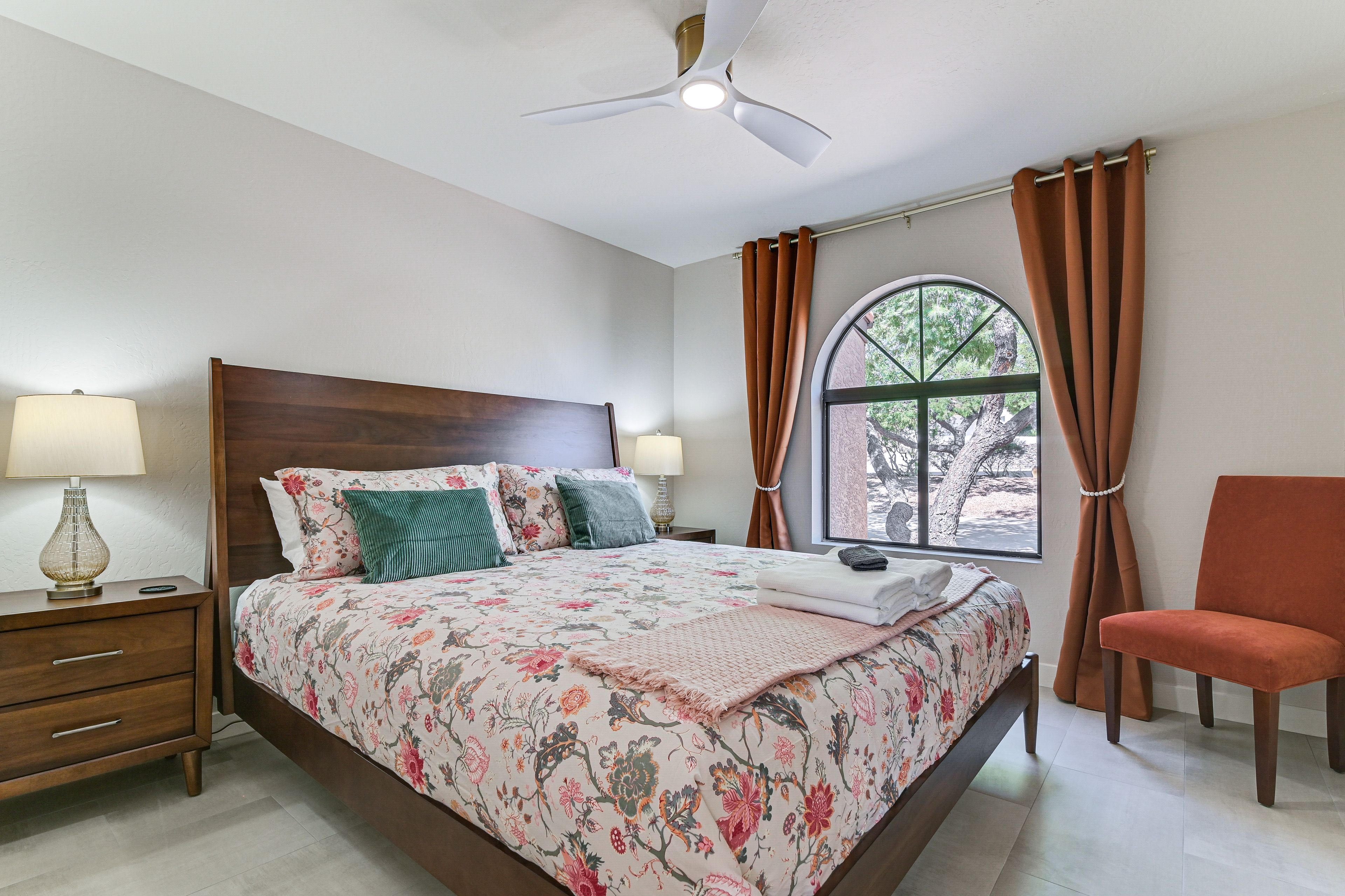 Bedroom 4 | King Bed