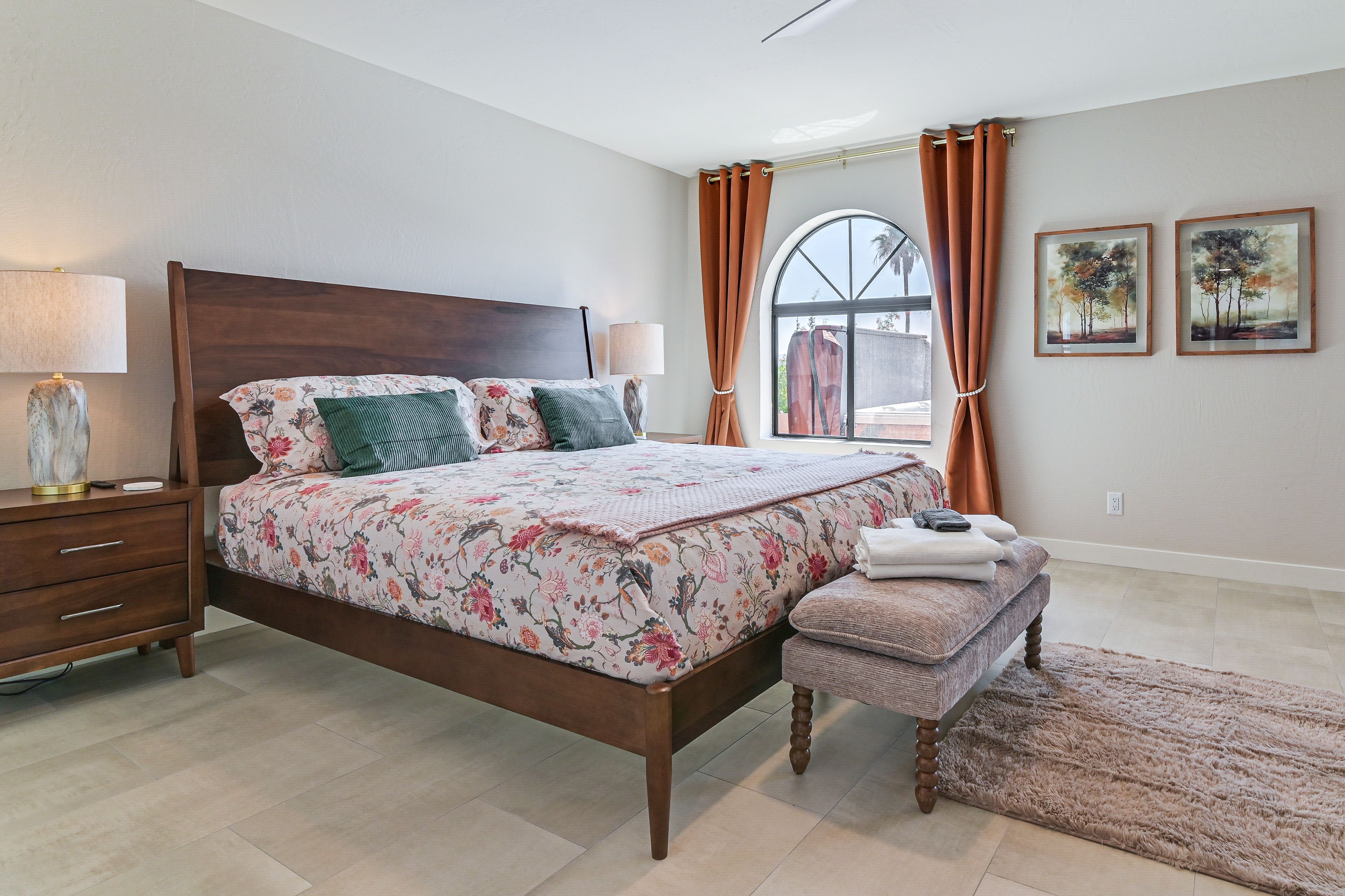 Bedroom 1 | King Bed