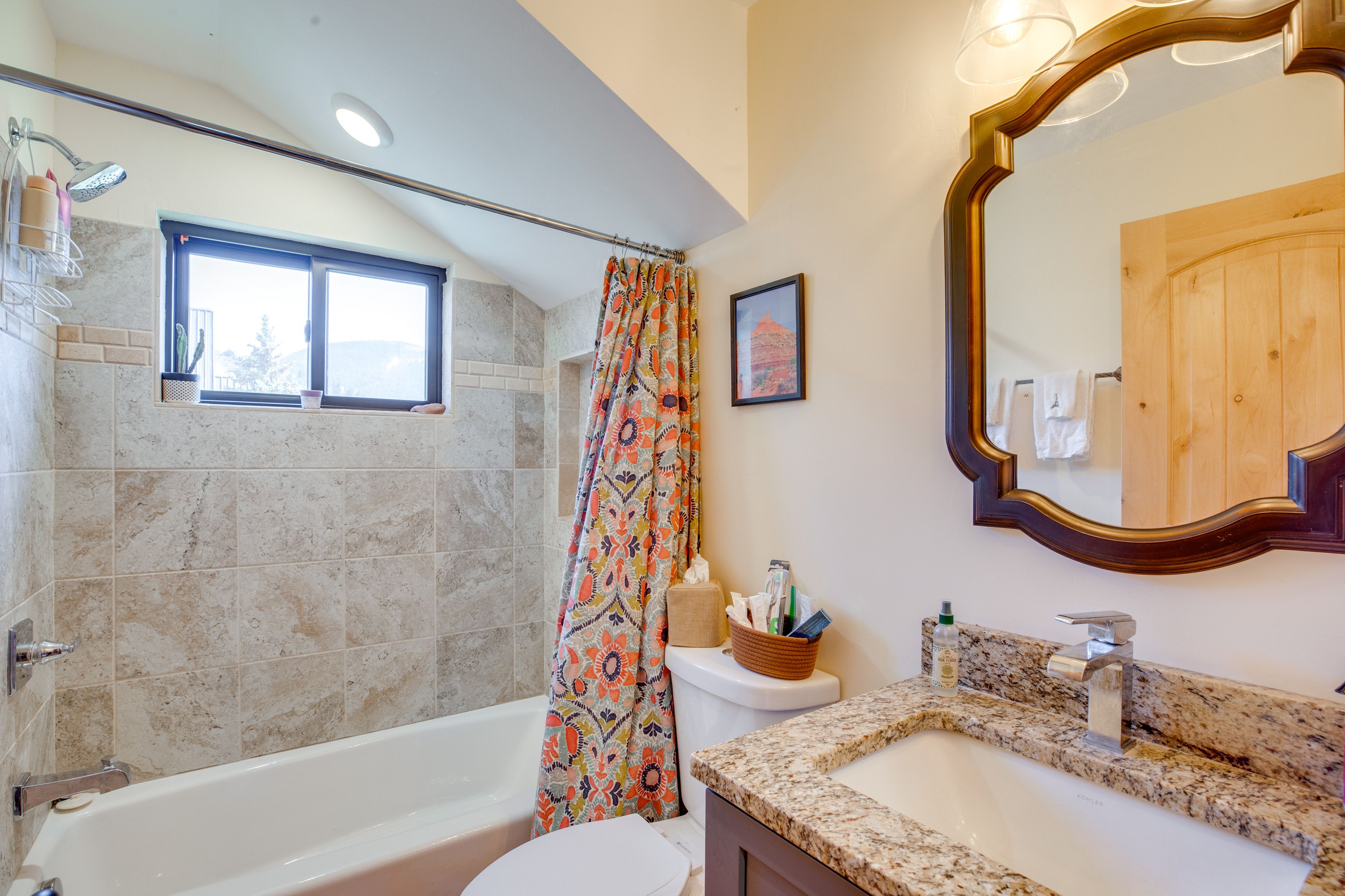 Full Bathroom | 2nd Floor