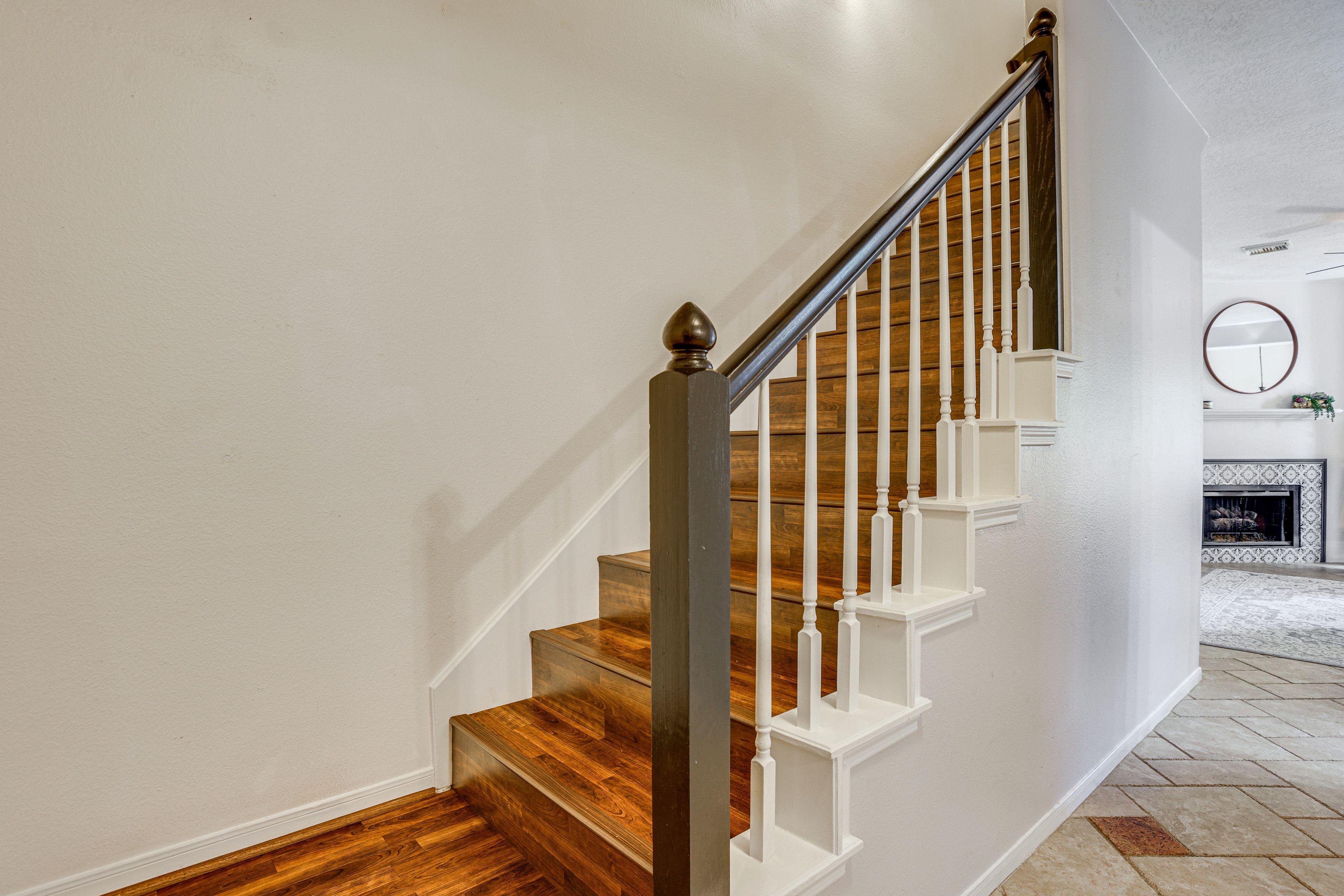 Stairs to 2nd Floor
