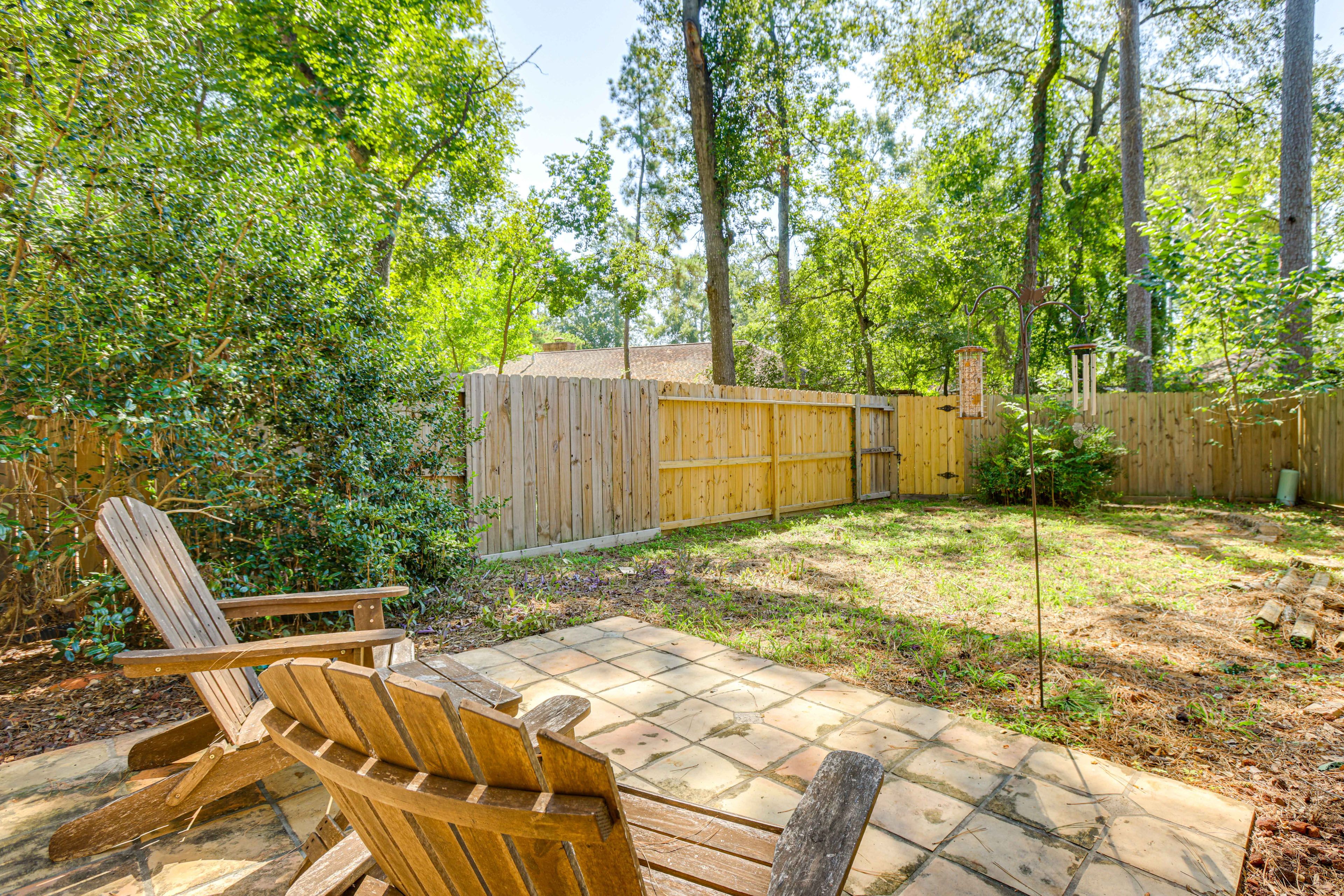 Fenced Backyard | Outdoor Seating
