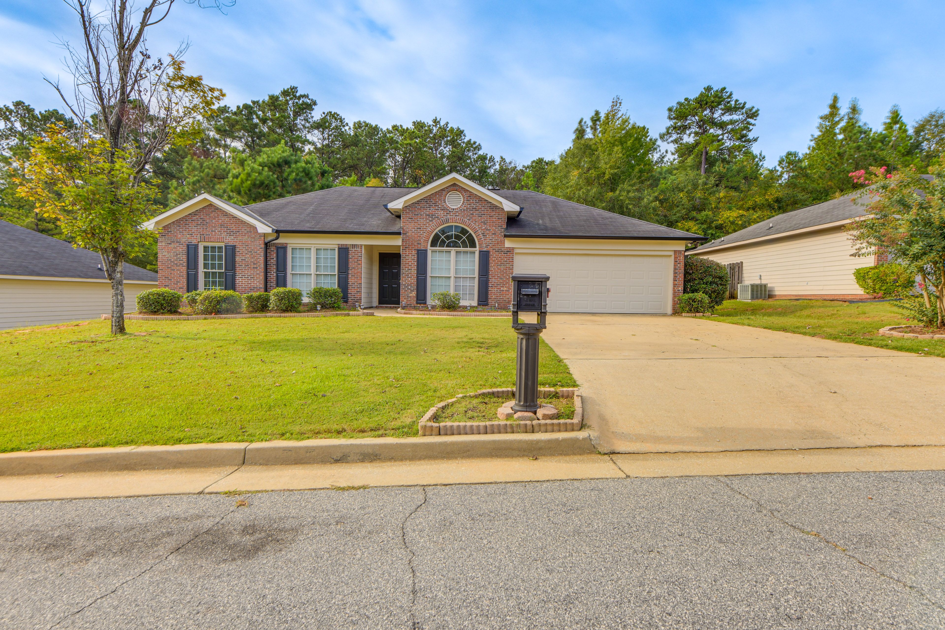 Parking | Garage (2 Vehicles) | Driveway (2 Vehicles)