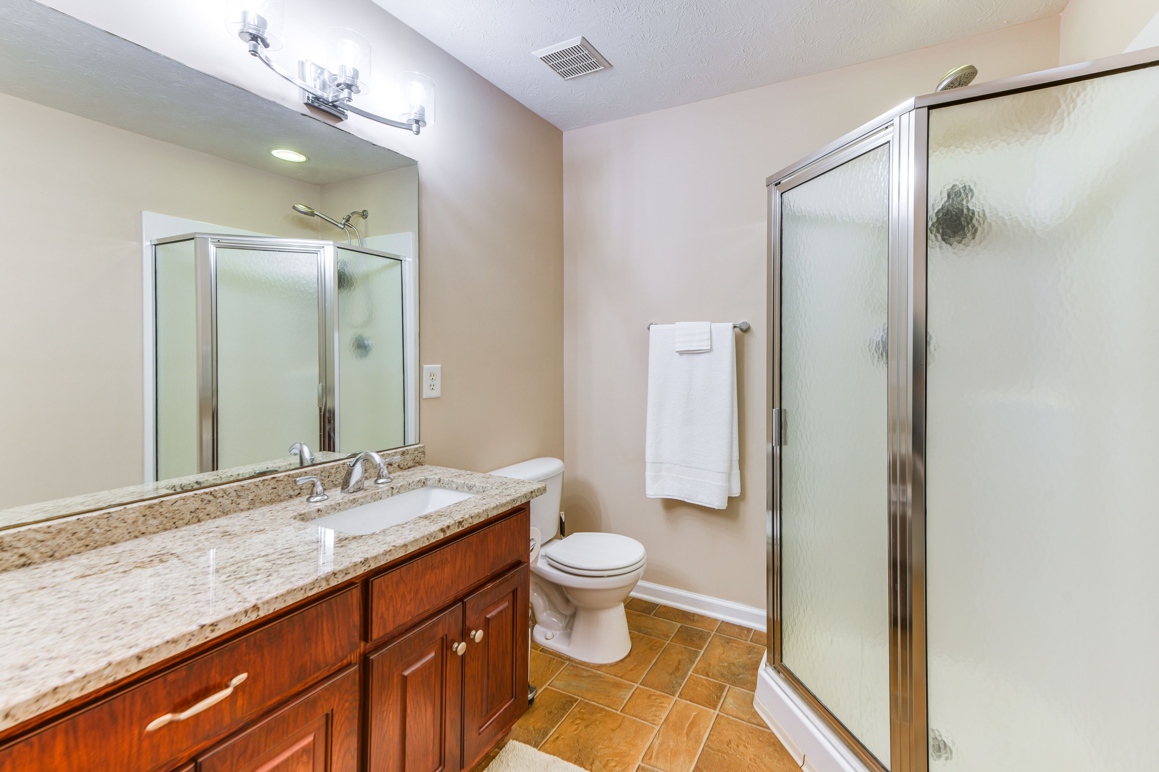En-Suite Bathroom | Towels Provided
