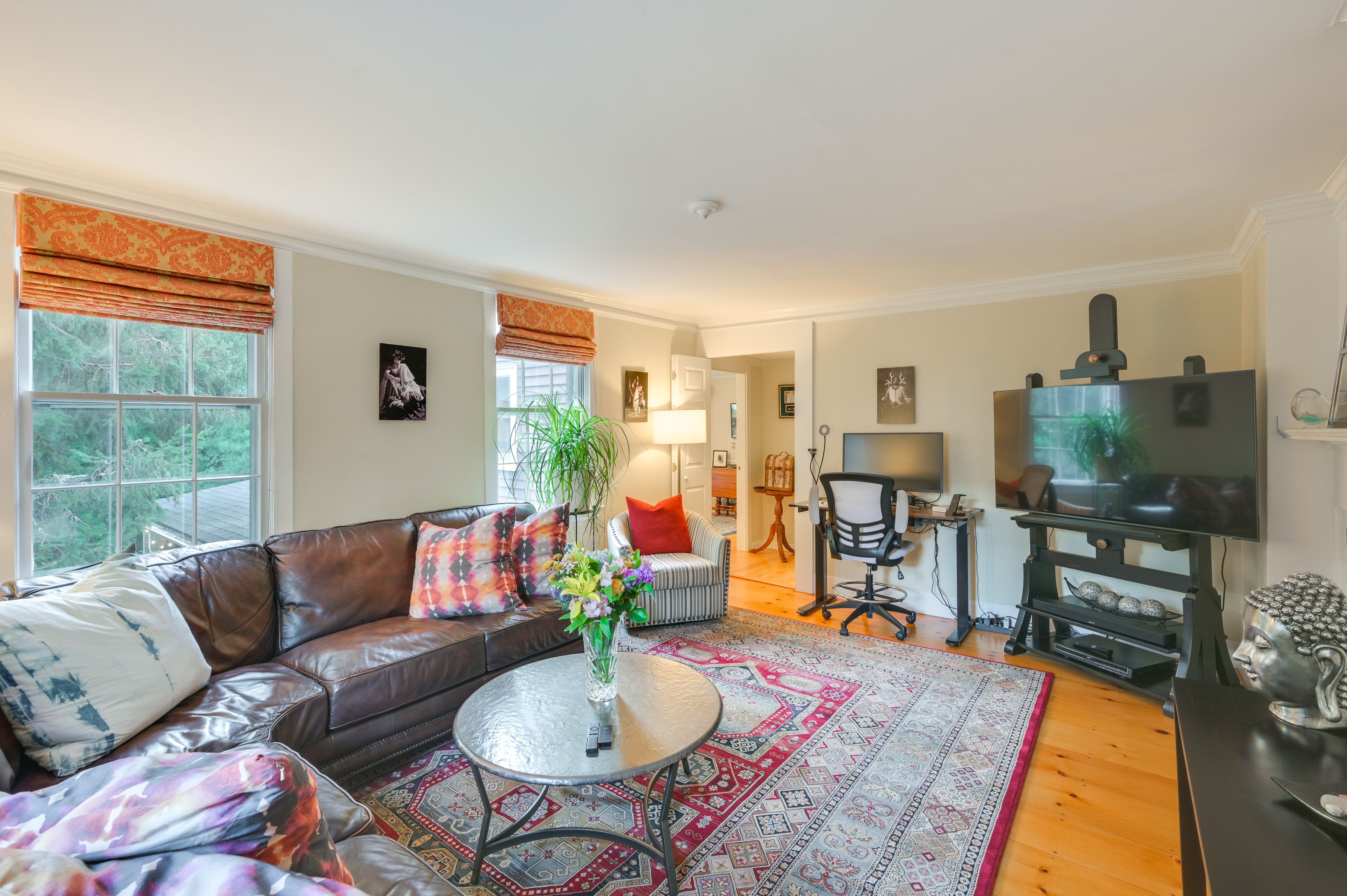 Living Room | Free WiFi | Smart TV | Central A/C