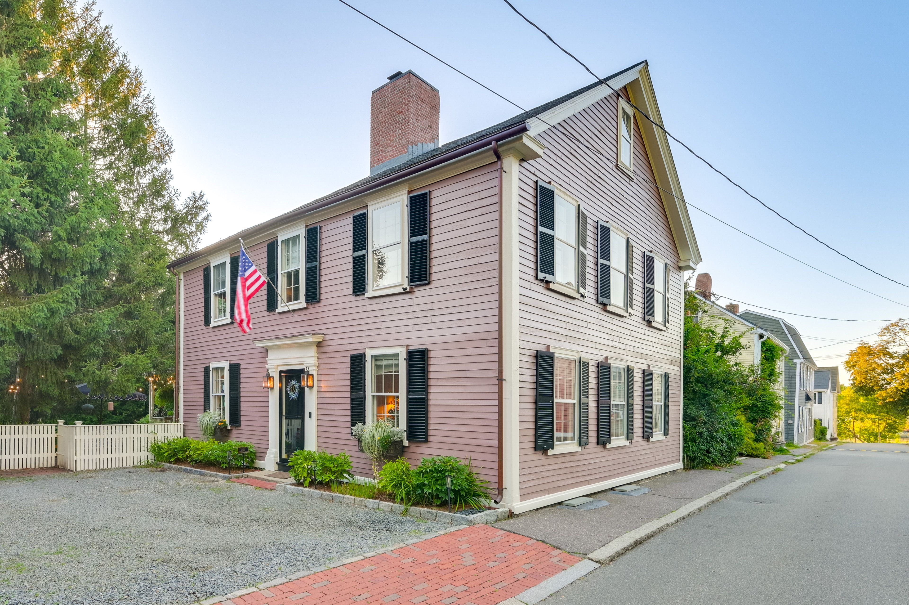 Parking | Shared Driveway (1 Vehicle)
