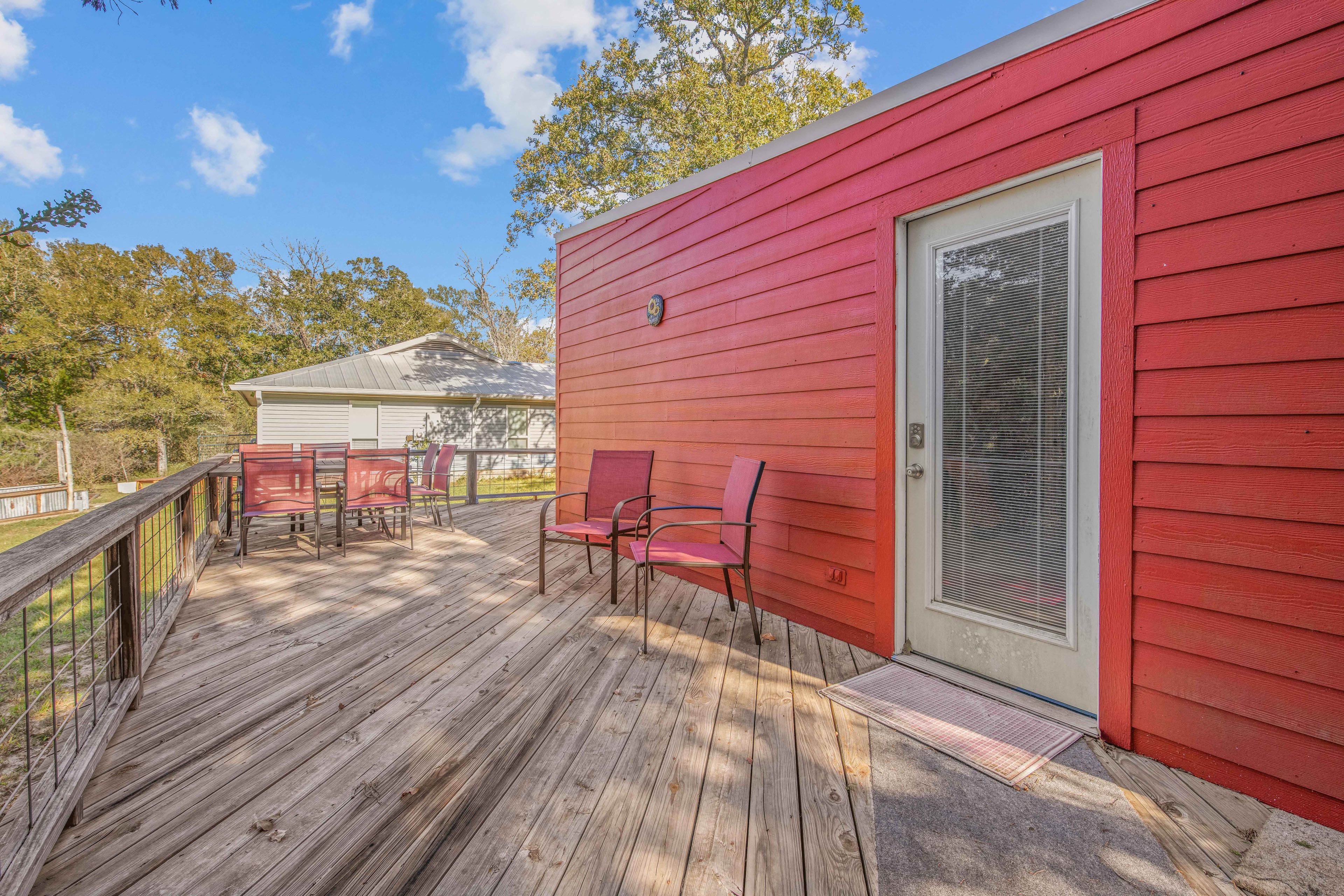 Deck | Outdoor Dining Area