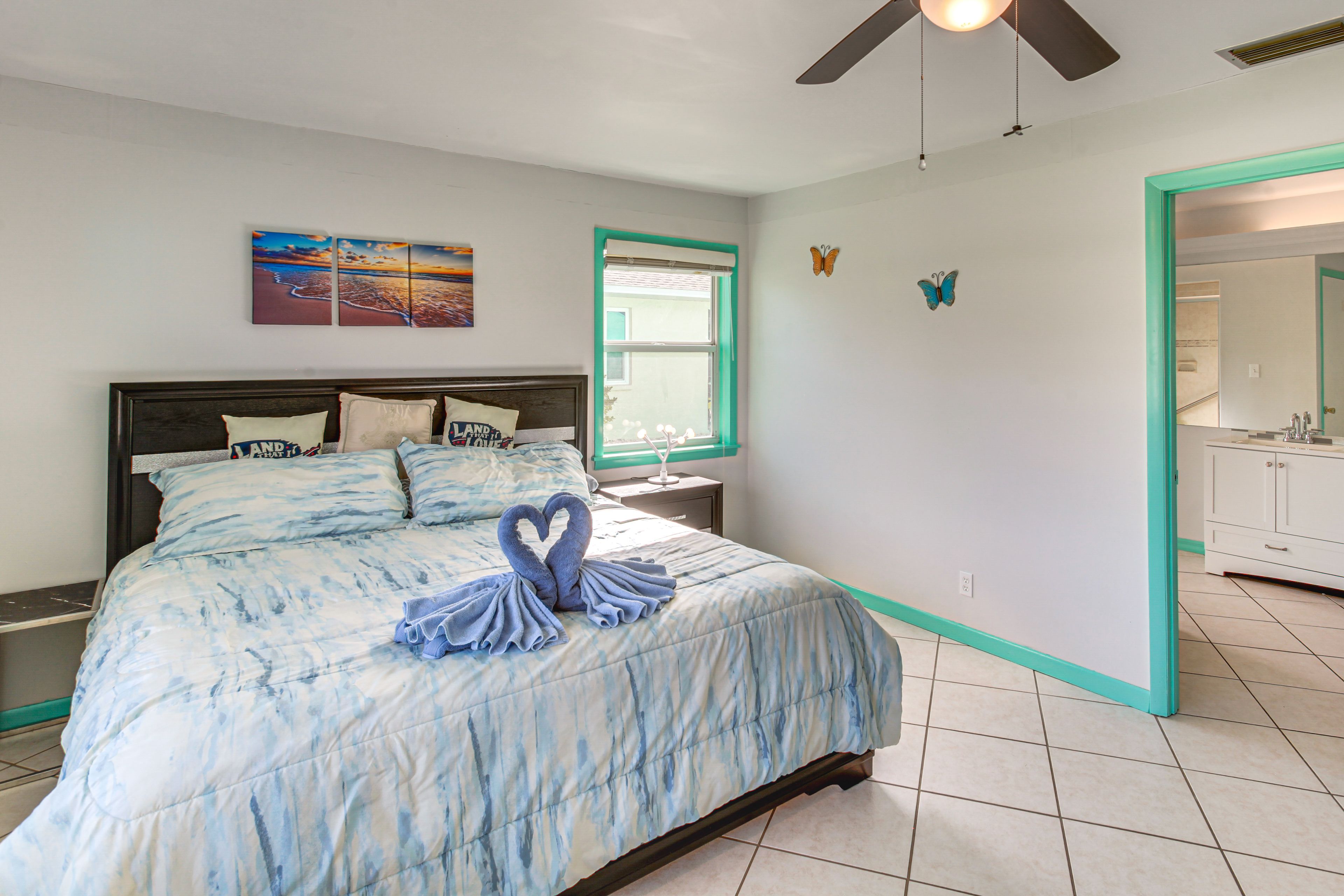 Bedroom 1 | King Bed | Smart TV | Linens Provided