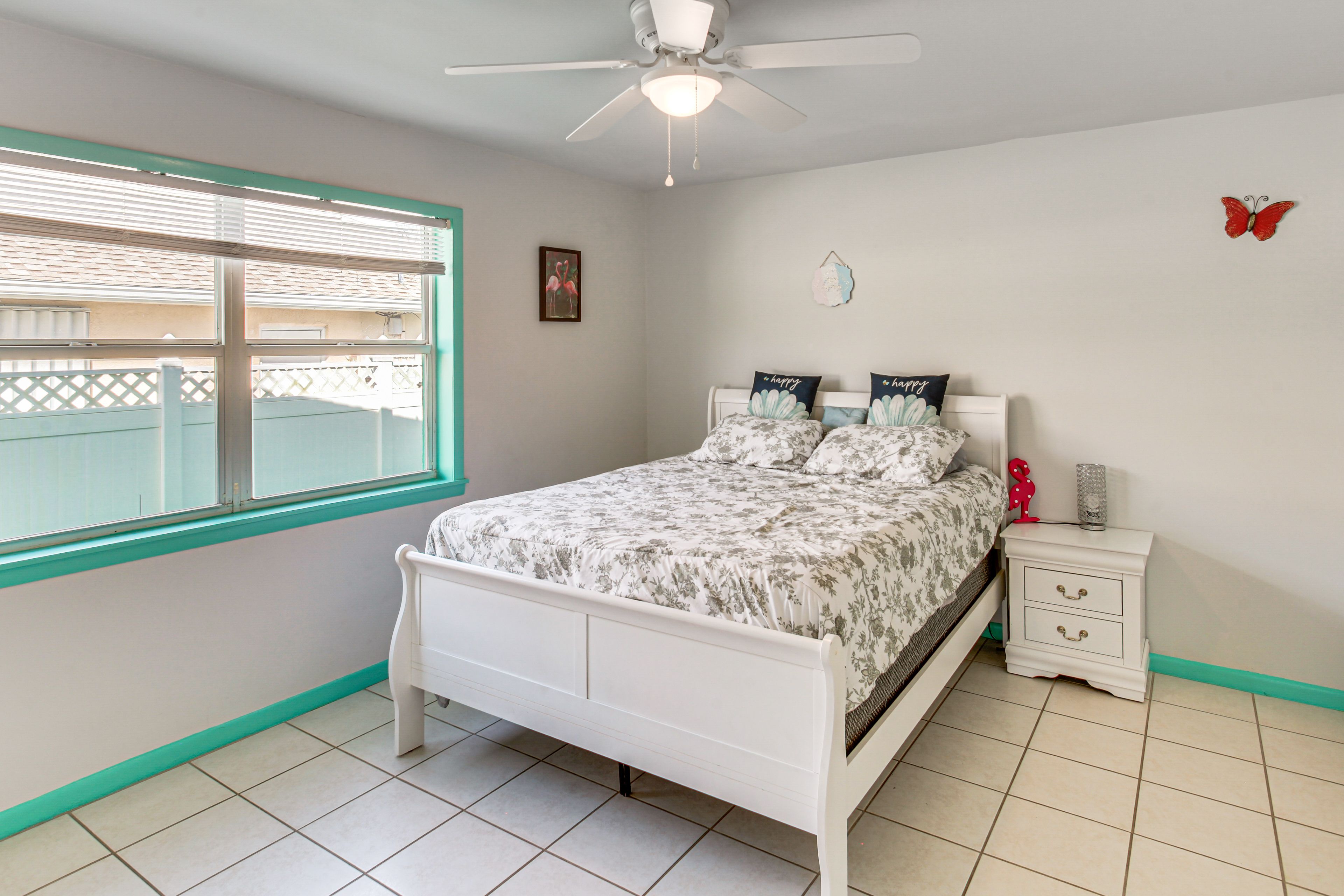 Bedroom 3 | Queen Bed | Smart TV