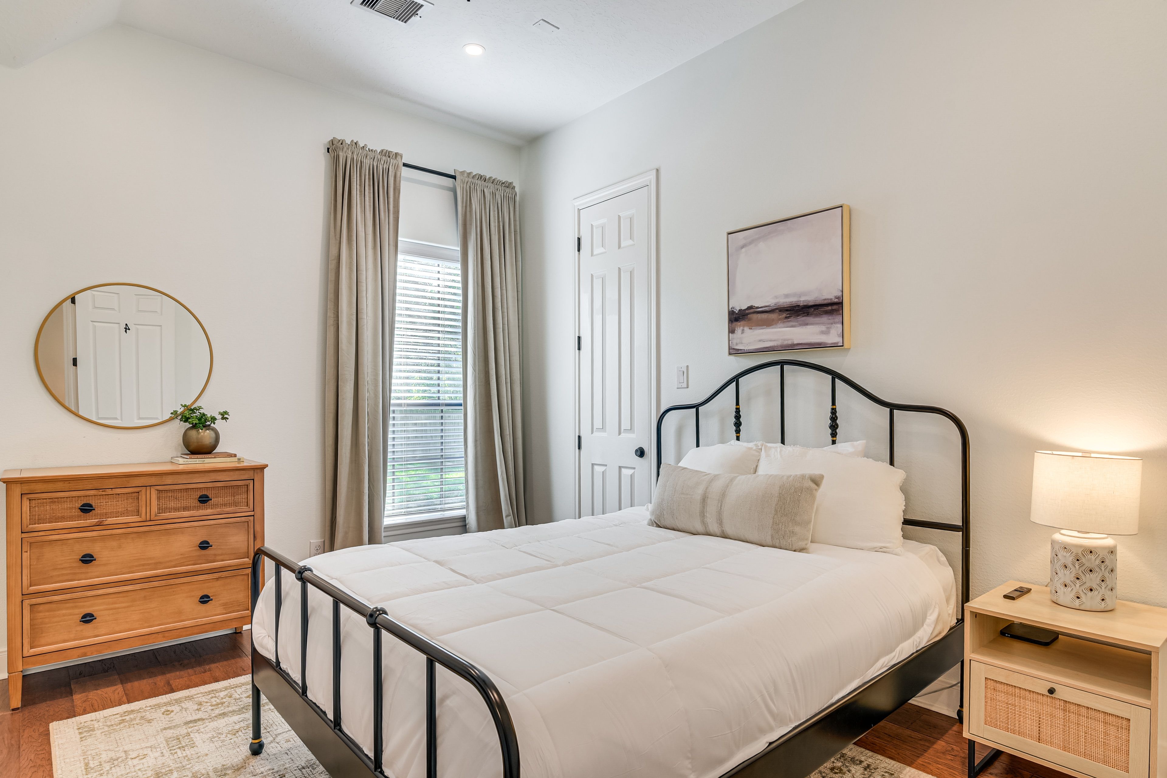 Bedroom 3 | Queen Bed