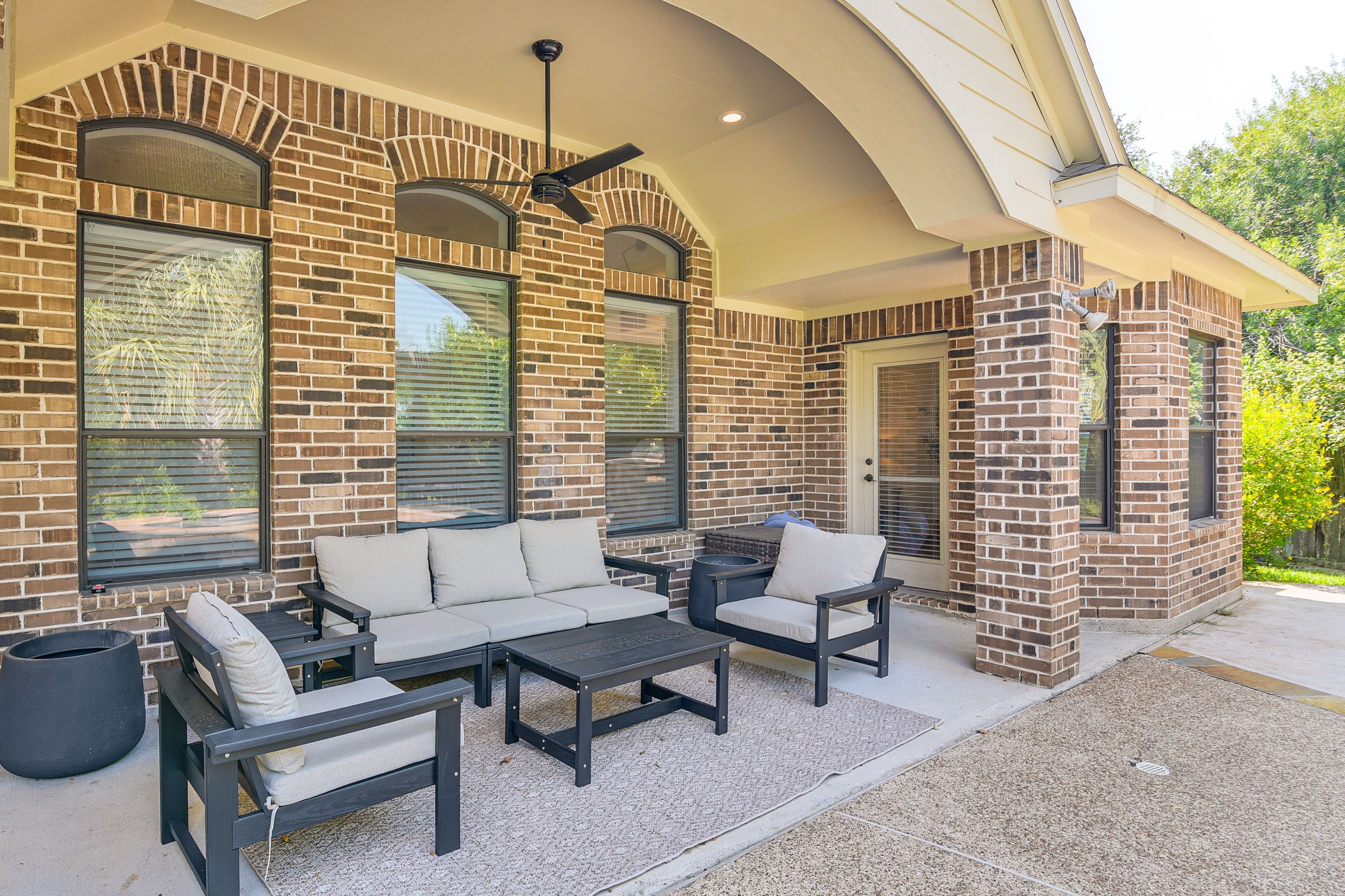 Covered Patio | Seating Area