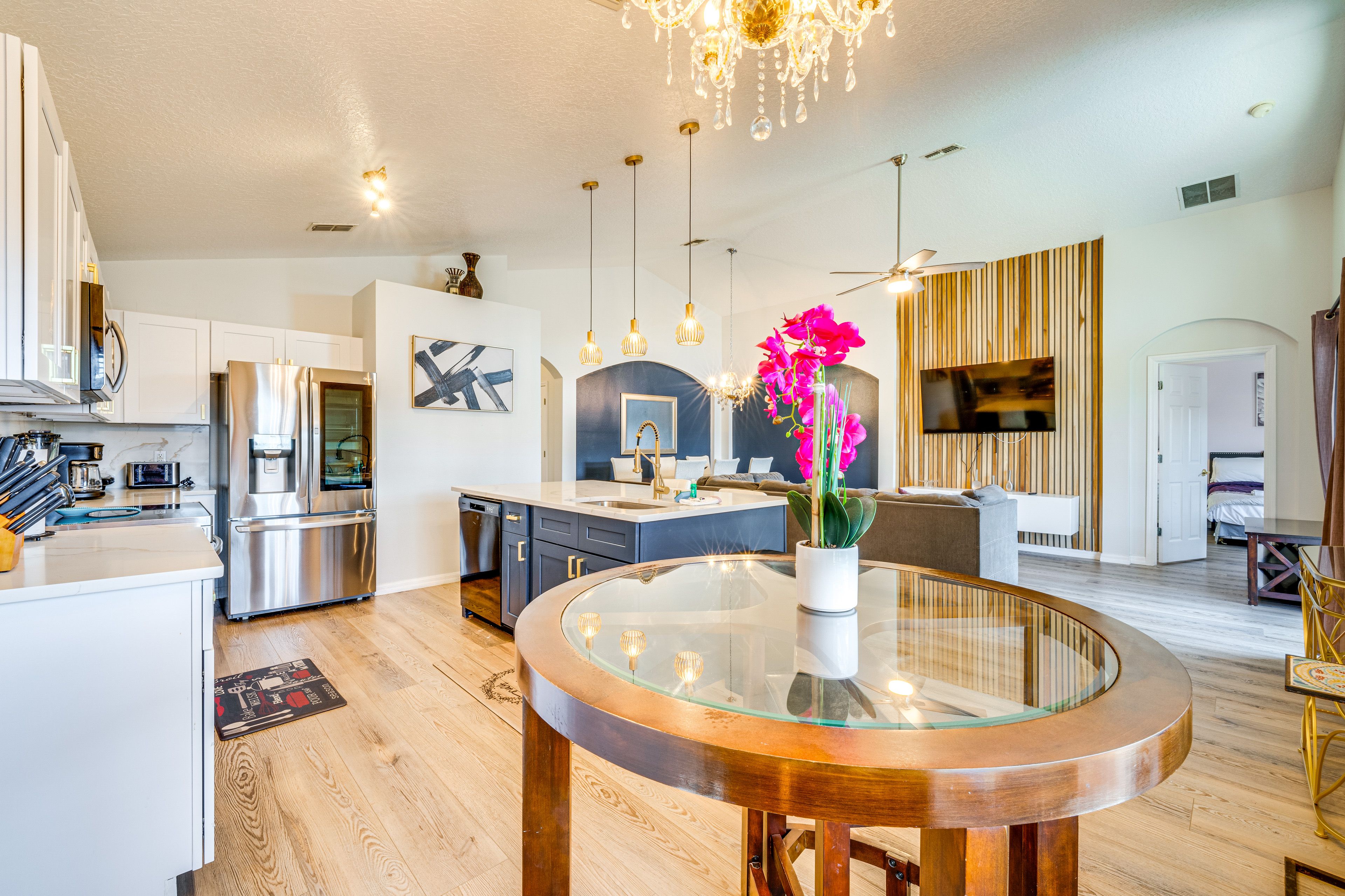 Breakfast Nook | Dishware & Flatware Provided