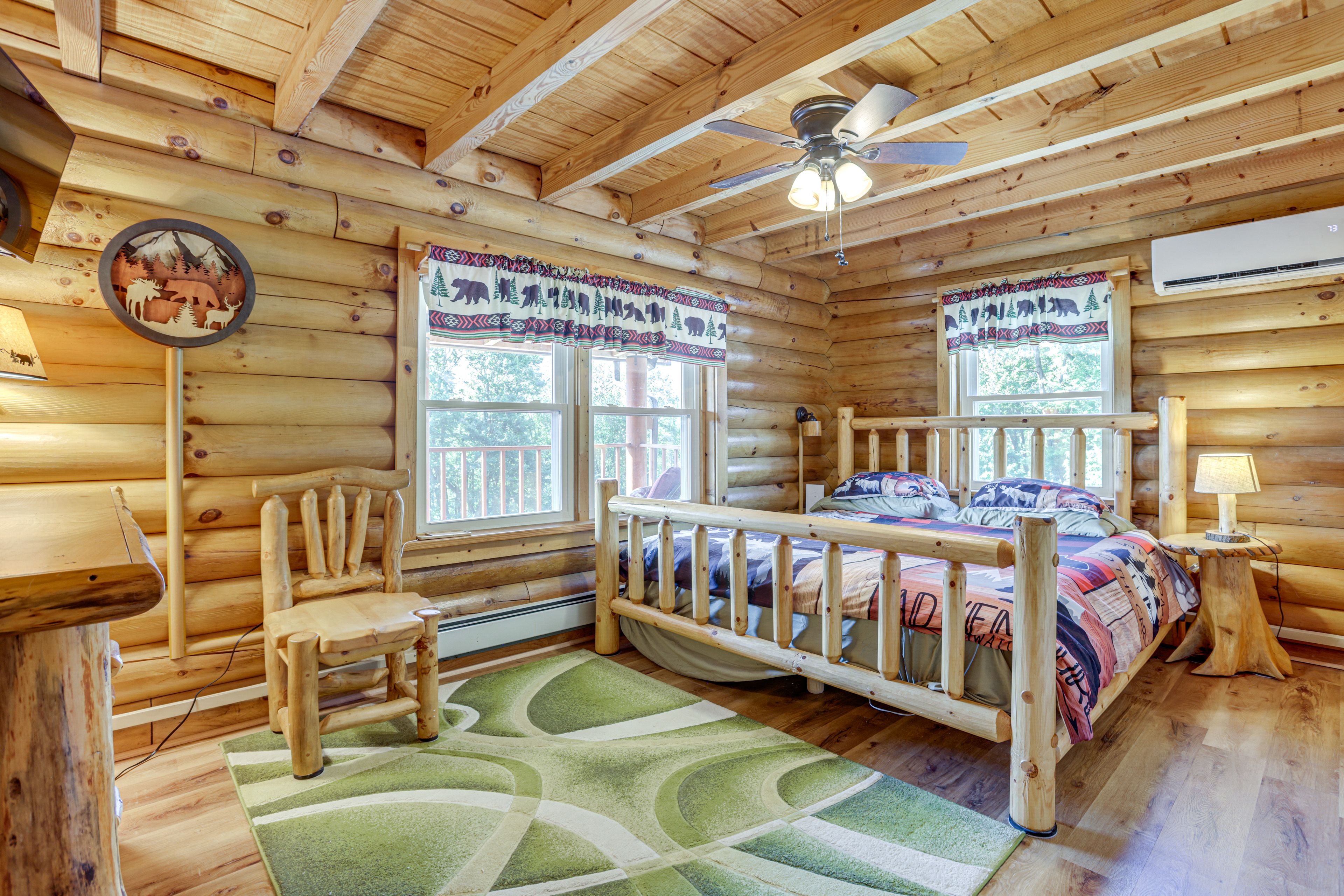 Bedroom 1 | King Bed | 1st Floor