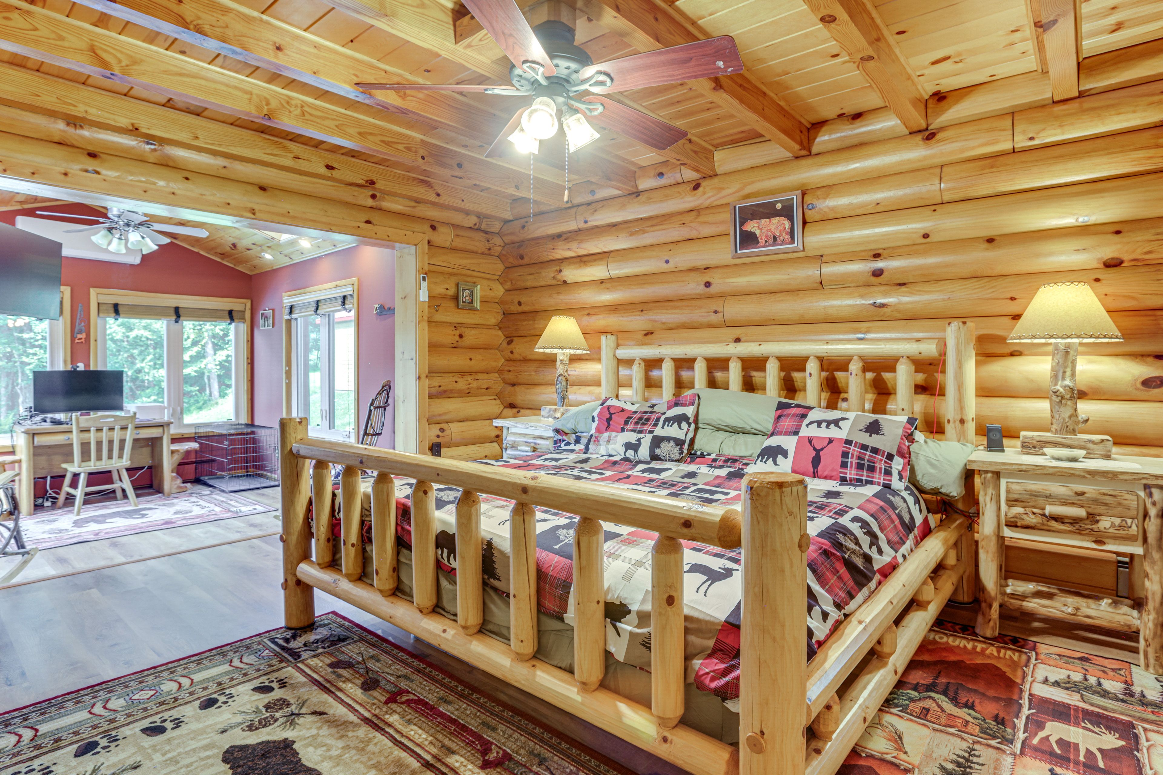 Bedroom 2 | King Bed | Workspace | 1st Floor