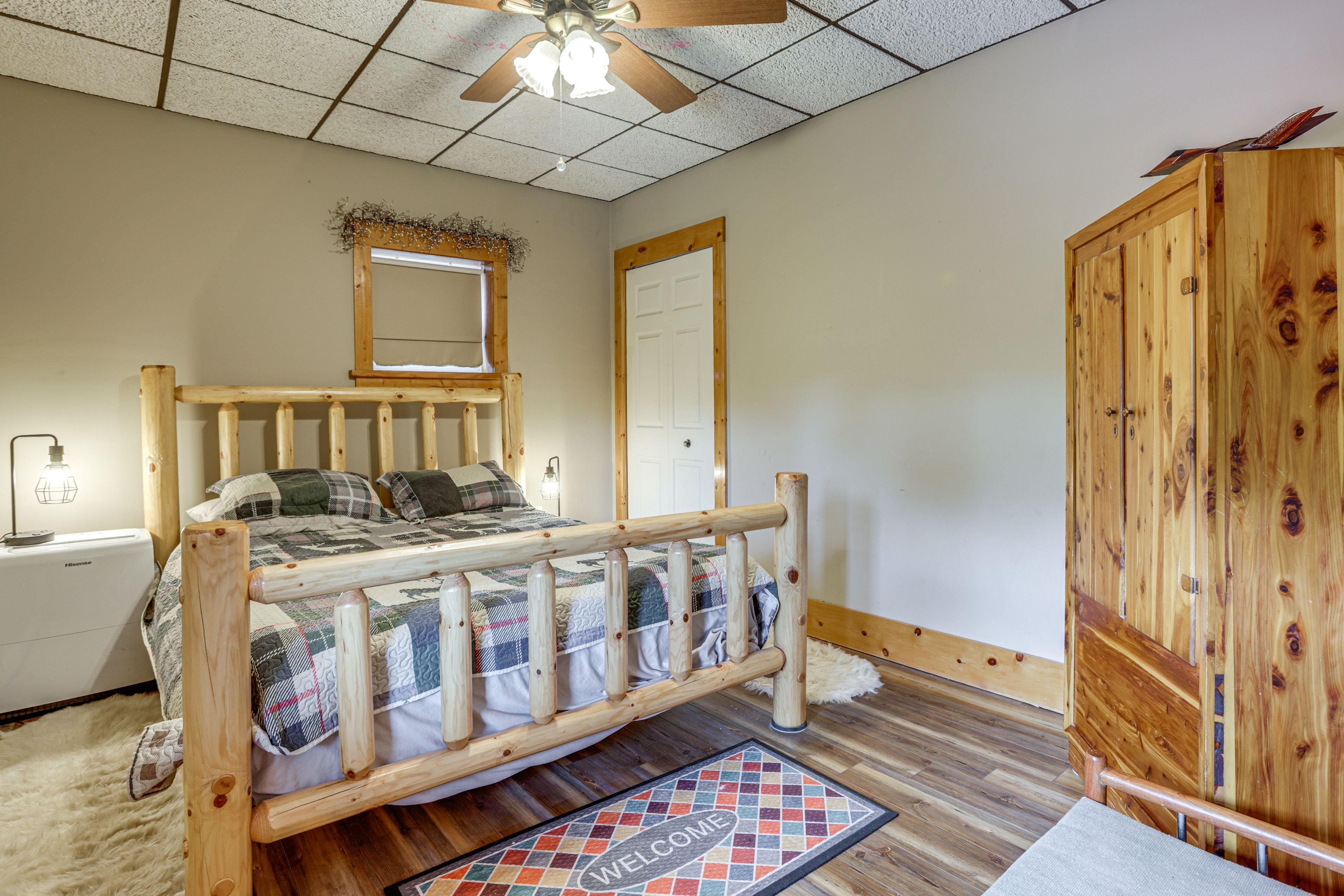 Bedroom 6 | Queen Bed | Basement Level