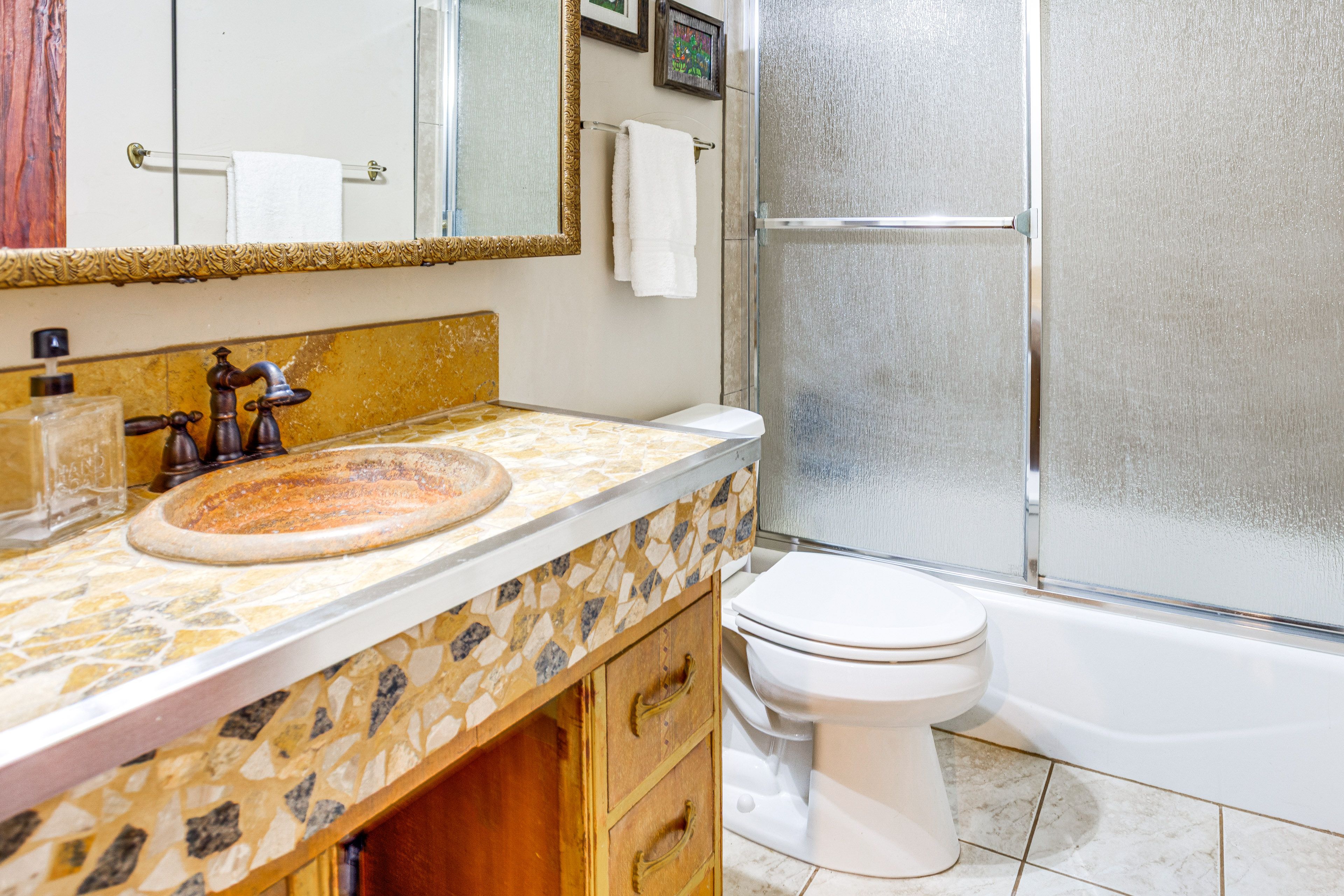 Full Bathroom | 2nd Floor