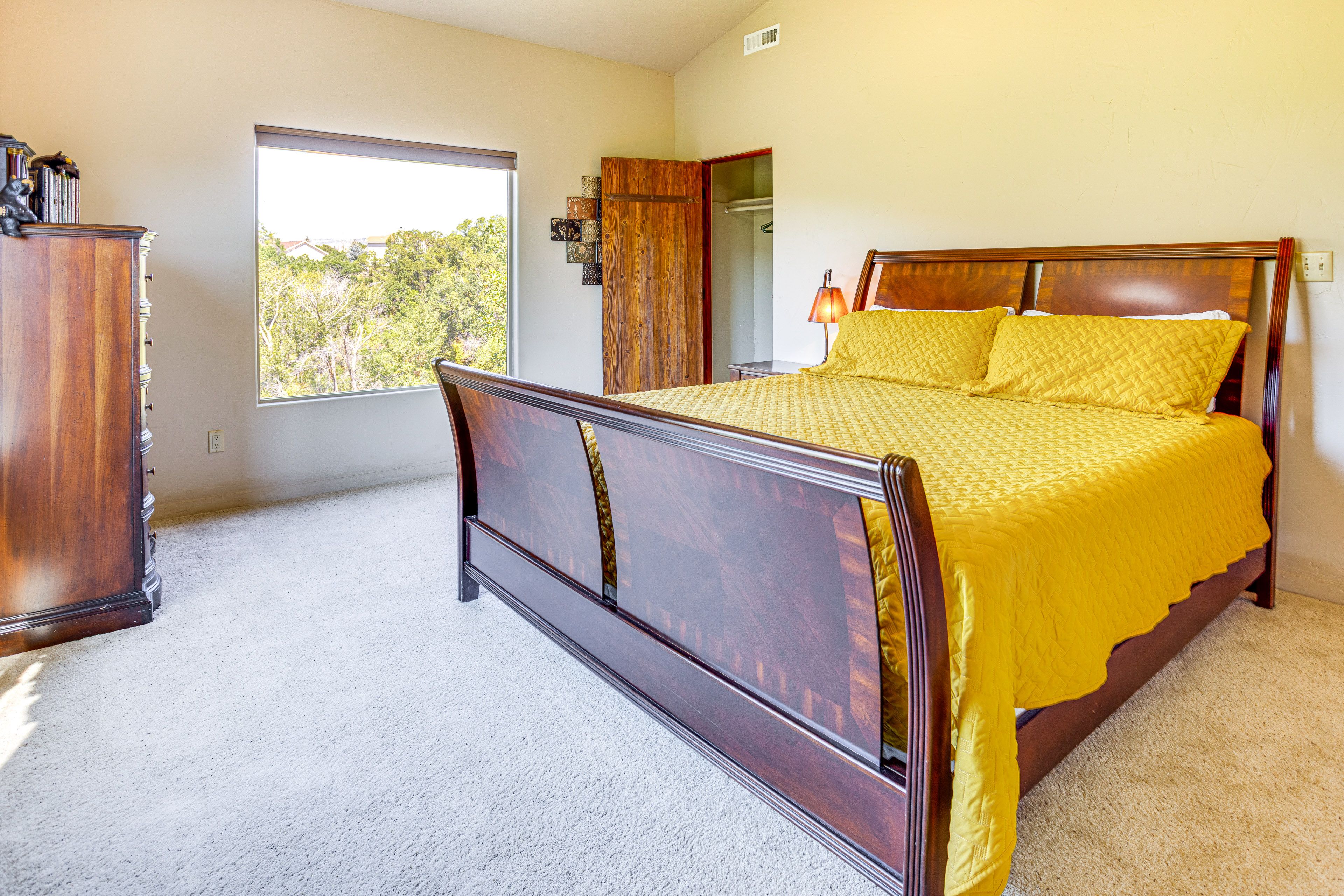 Bedroom 2 | King Bed | 2nd Floor | Linens Provided