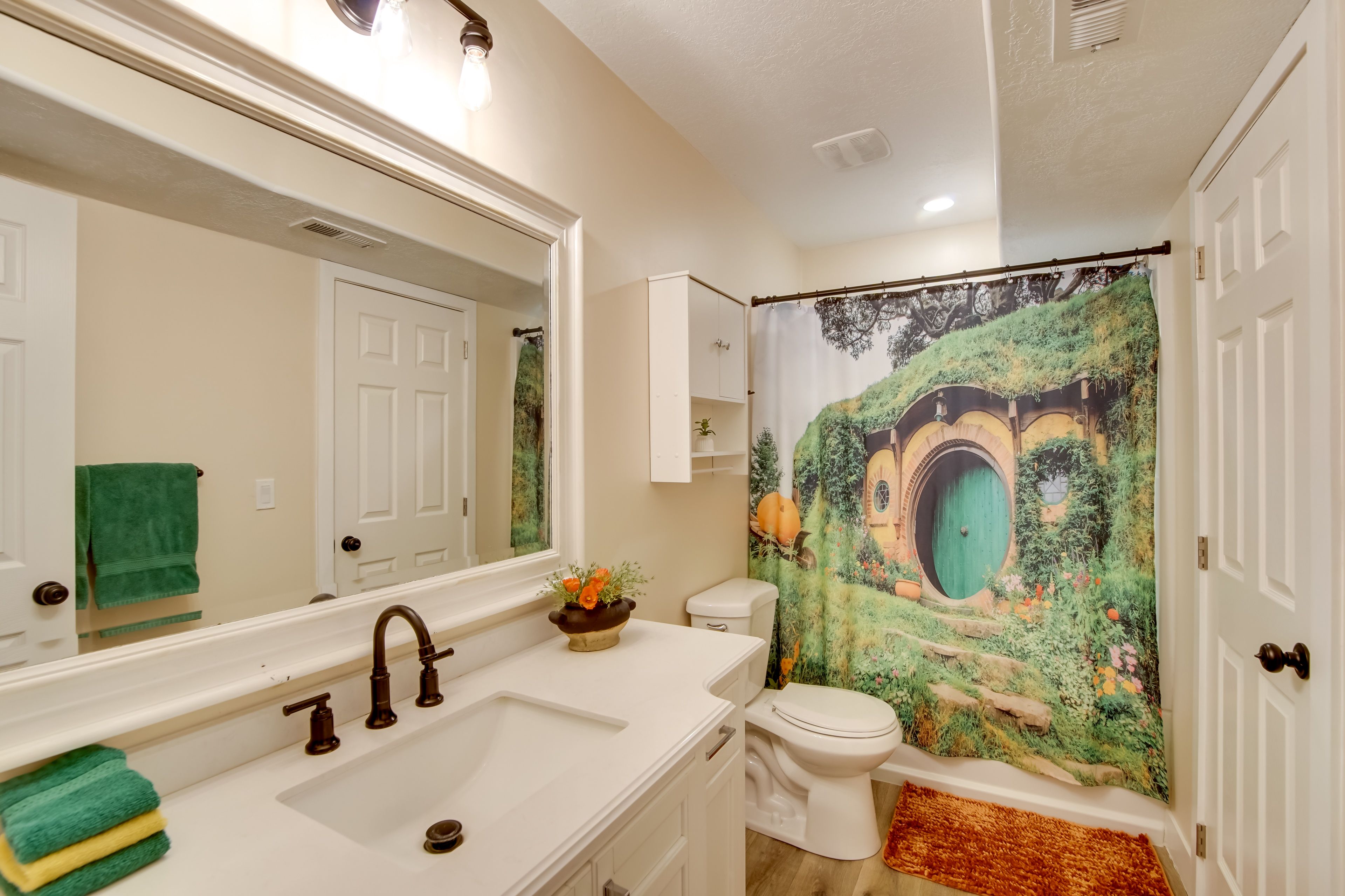 Bathroom | Towels Provided | Complimentary Toiletries | Hair Dryer