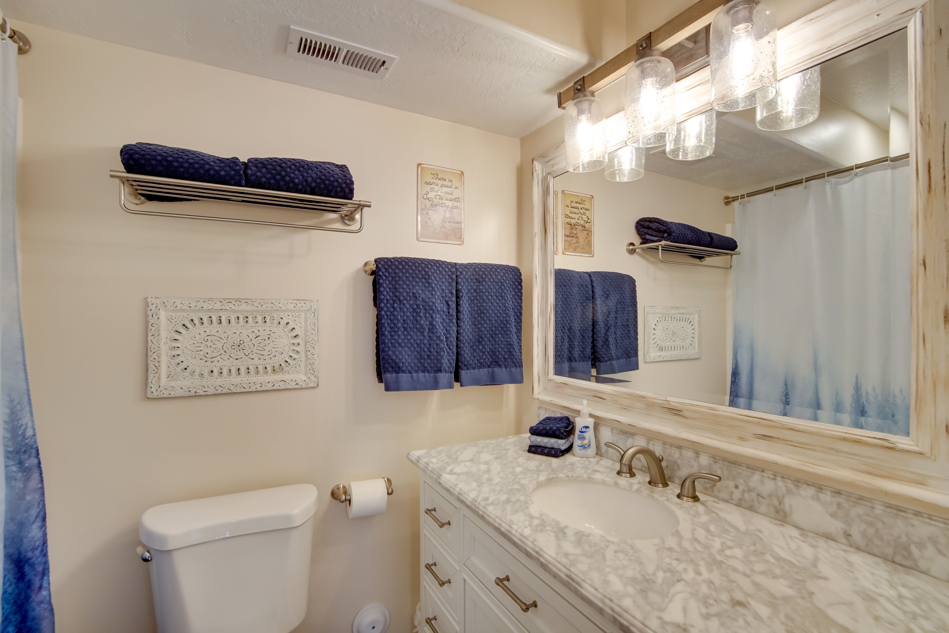 Full Bath | Towels | Hair Dryer