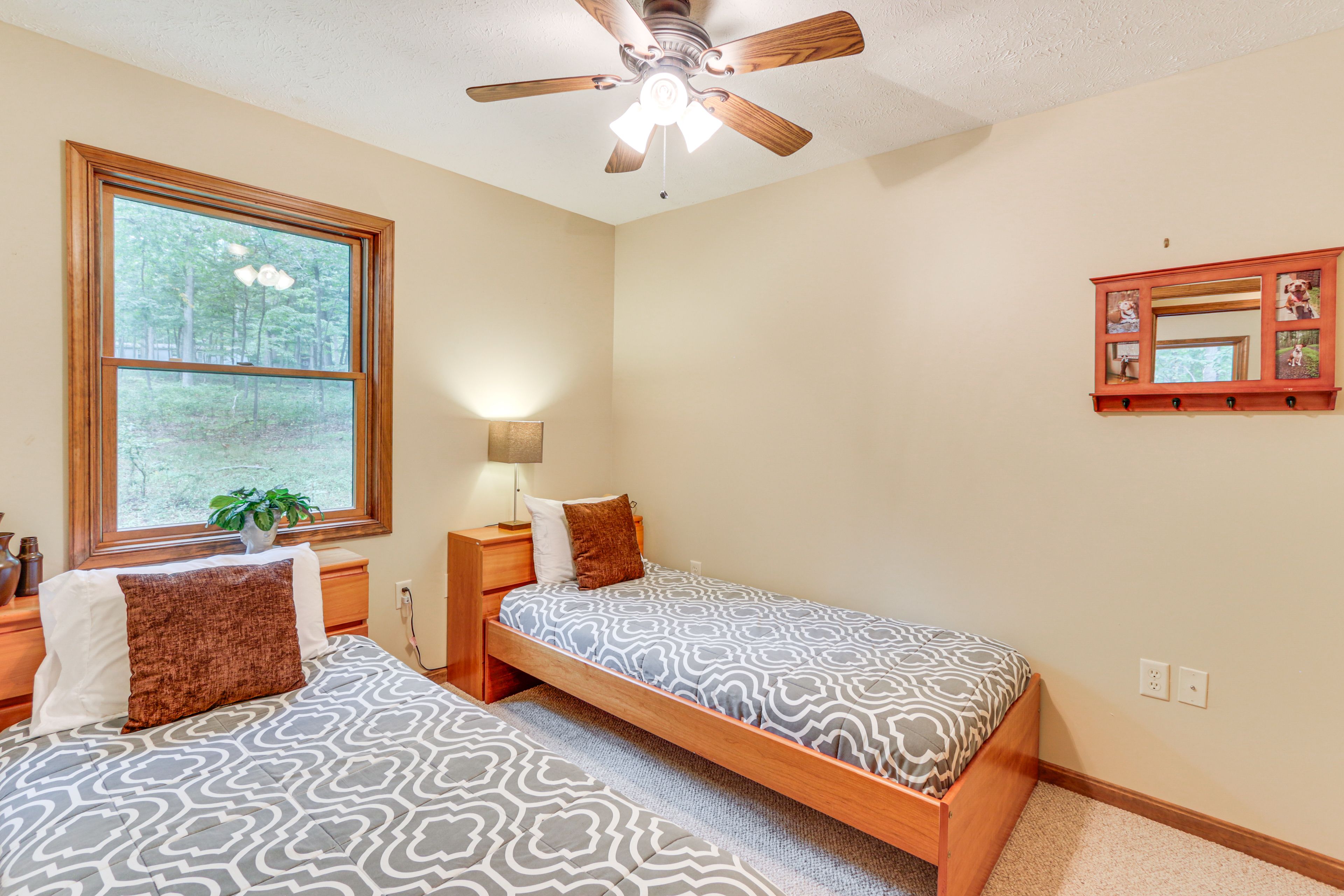 Bedroom 2 | 2 Twin Beds | 1st Floor