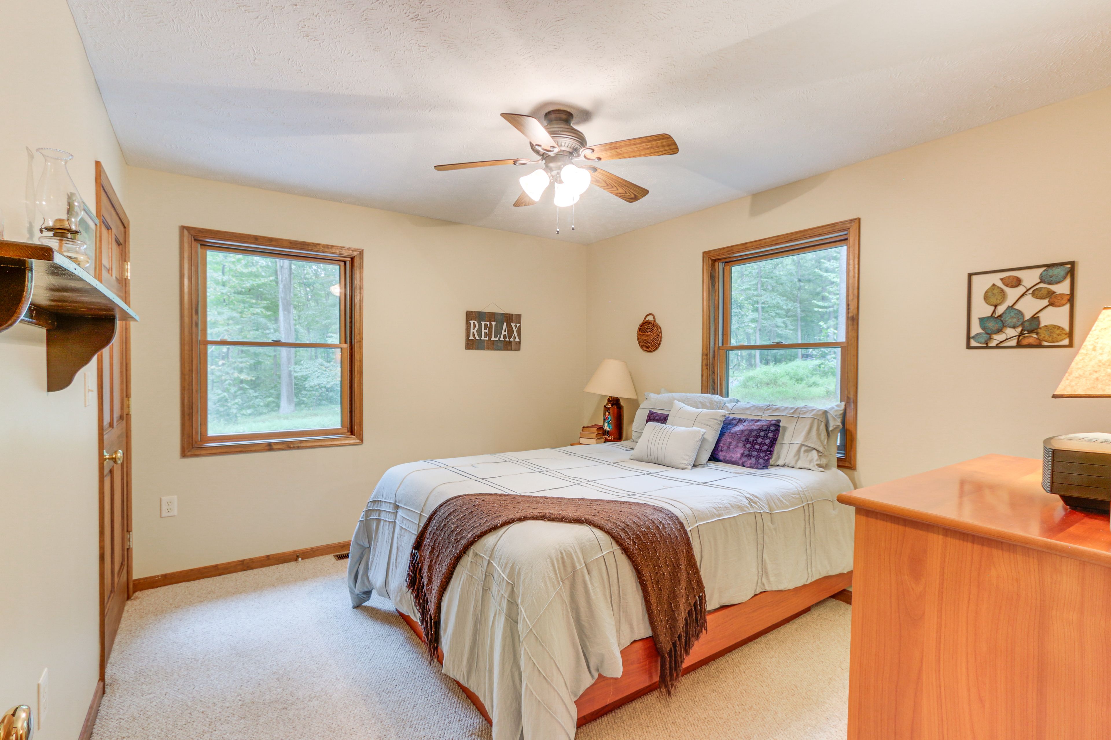 Bedroom 1 | Queen Bed | 1st Floor