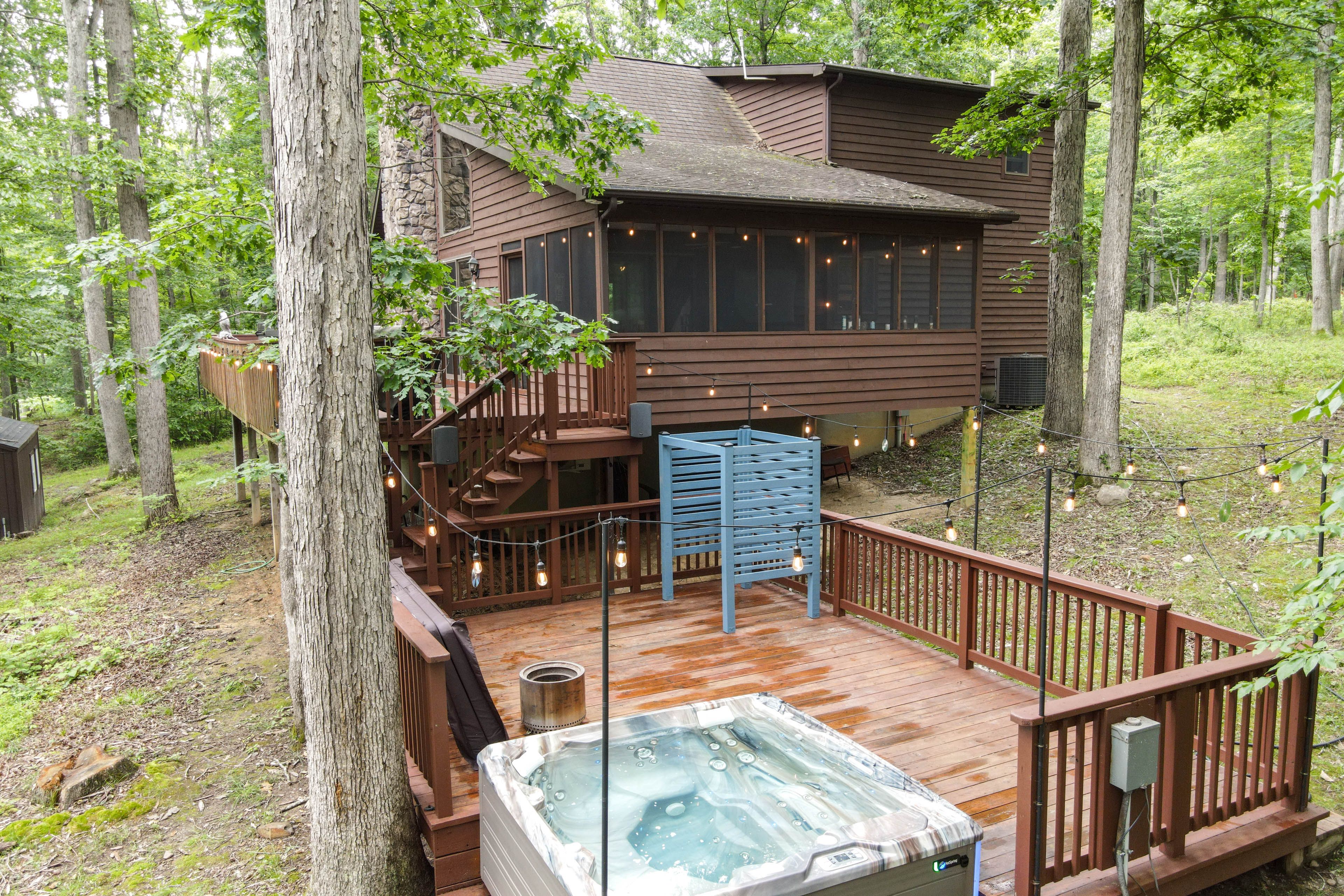 Lower Deck | Private Hot Tub
